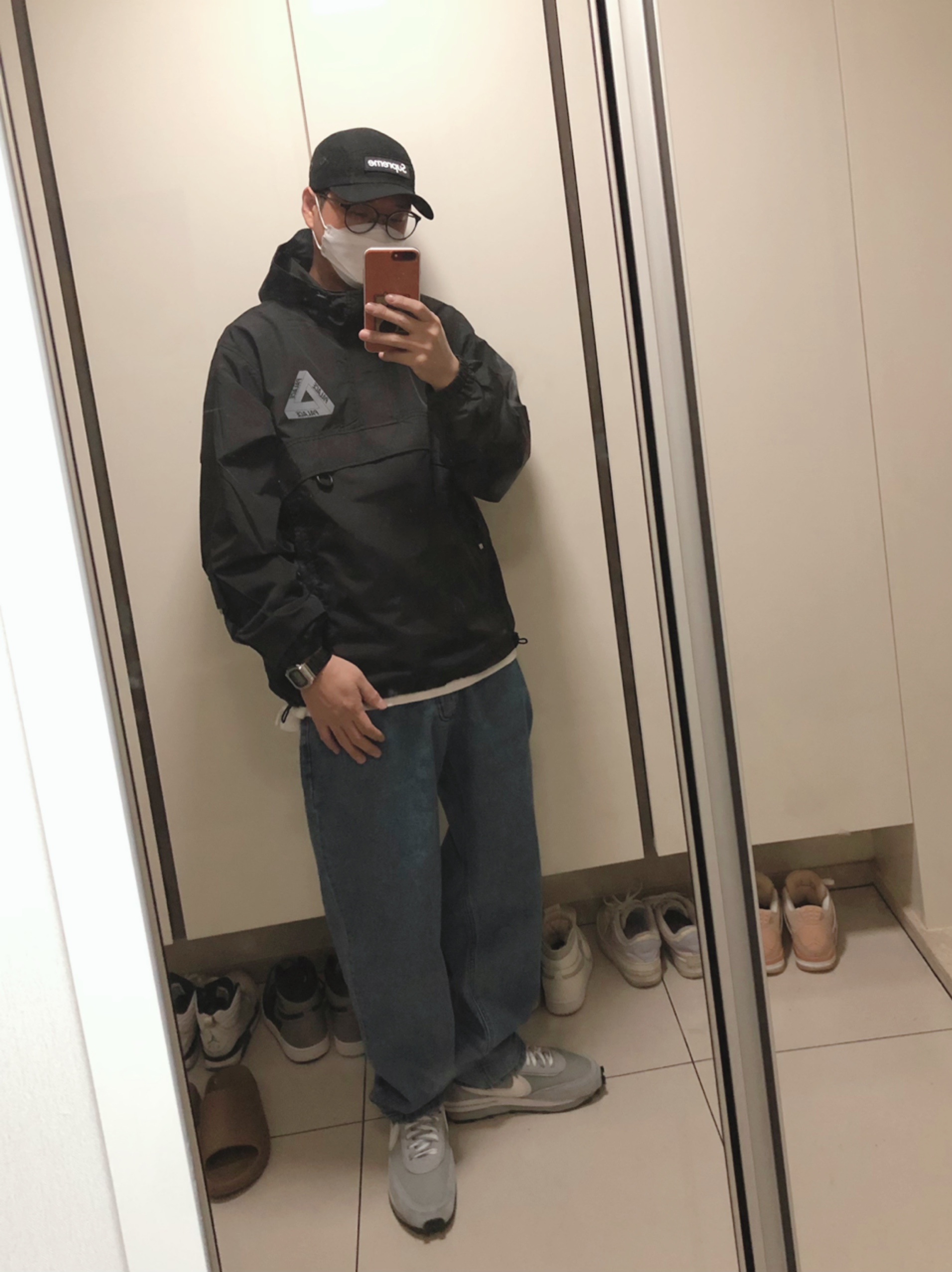 Palace Utility Jacket Black - 21FW, Supreme Military Camp Cap Black - 21SS 착용 스타일 - 1