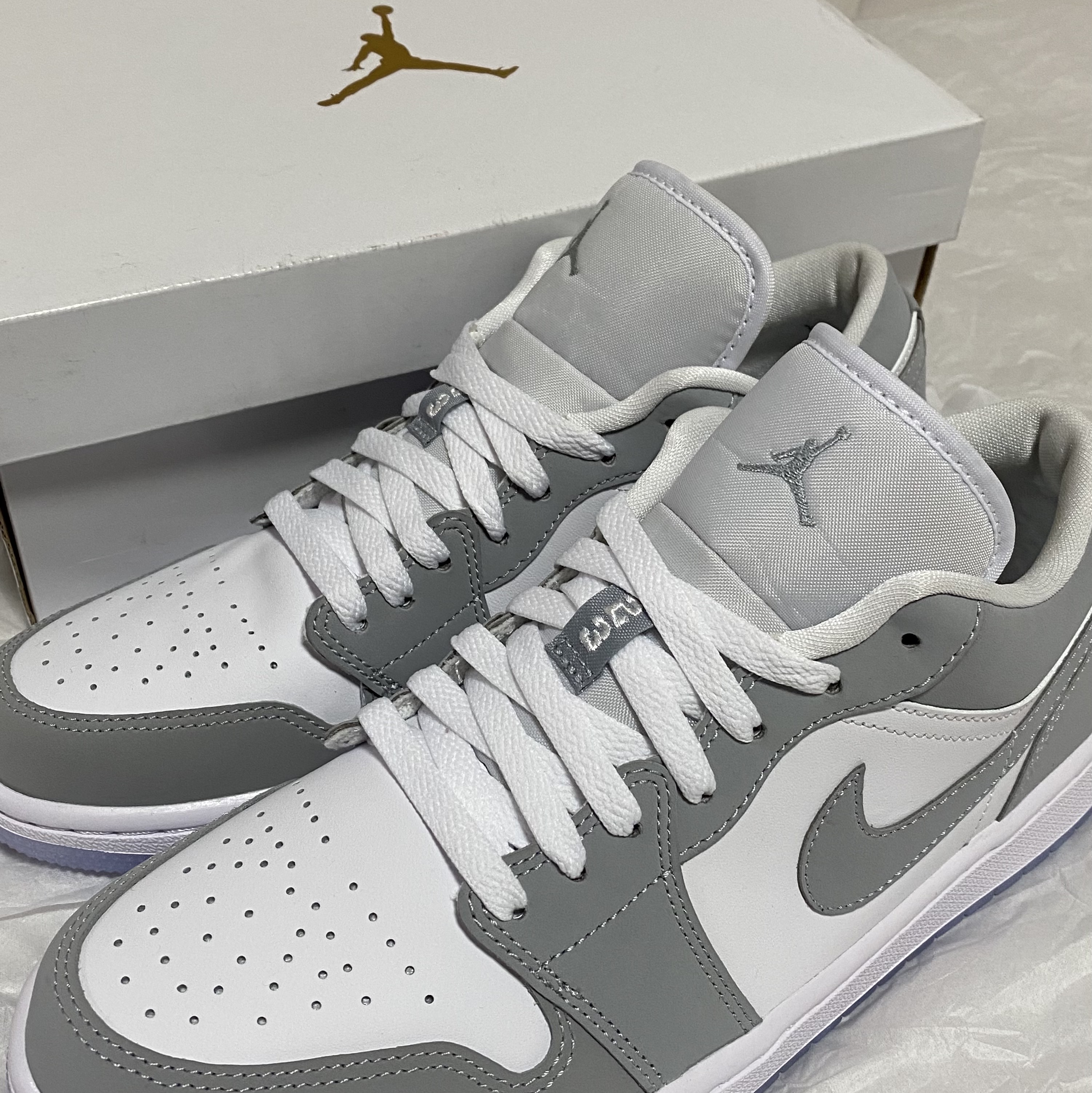 (W) Jordan 1 Low White Wolf Grey 착용 스타일