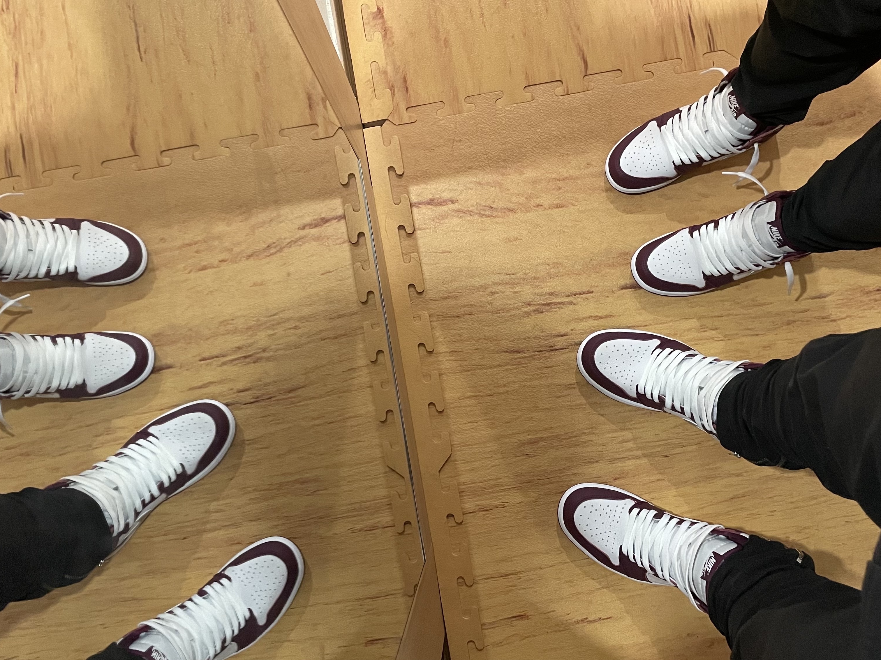 Jordan 1 Retro High OG Bordeaux, (GS) Jordan 1 Retro High OG Bordeaux 착용 스타일 - 1