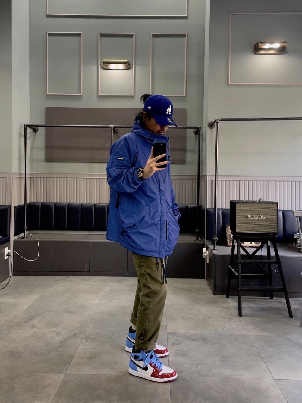 Jordan 1 Retro High Fearless UNC Chicago, Palace Deflector Jacket Cobalt Blue Reflective - 19FW 착용 스타일 - 1
