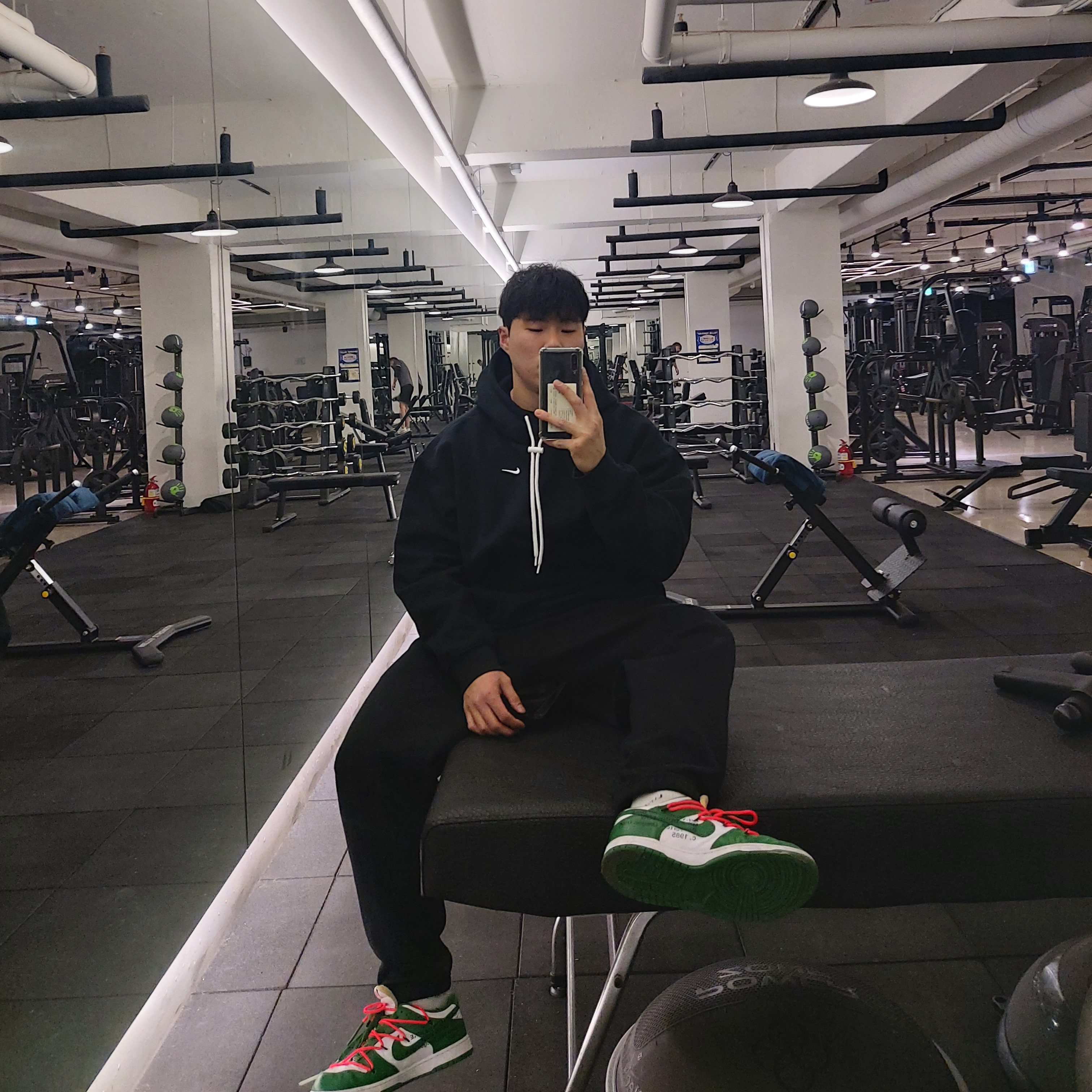 Nike x Off-White Dunk Low Pine Green, Nike M NRG Hoodie Black 착용 스타일
