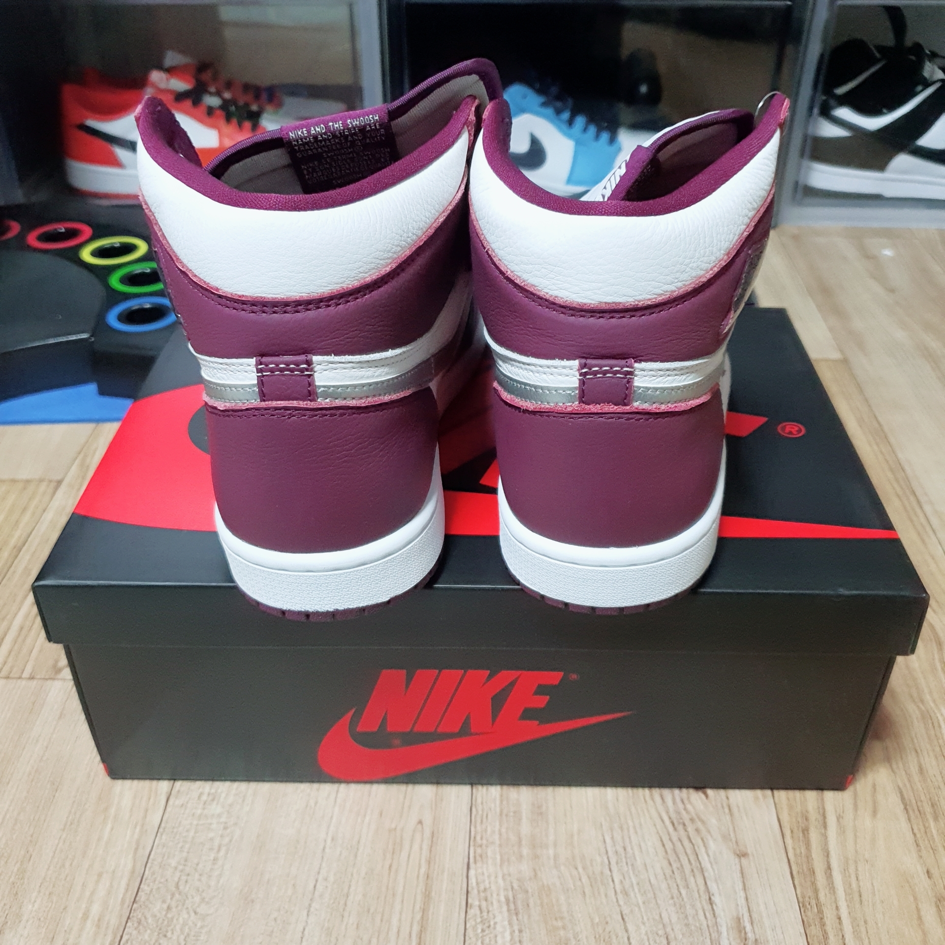 Jordan 1 Retro High OG Bordeaux, Jordan 1 Retro High OG CO.JP Midnight Navy 착용 스타일 - 4