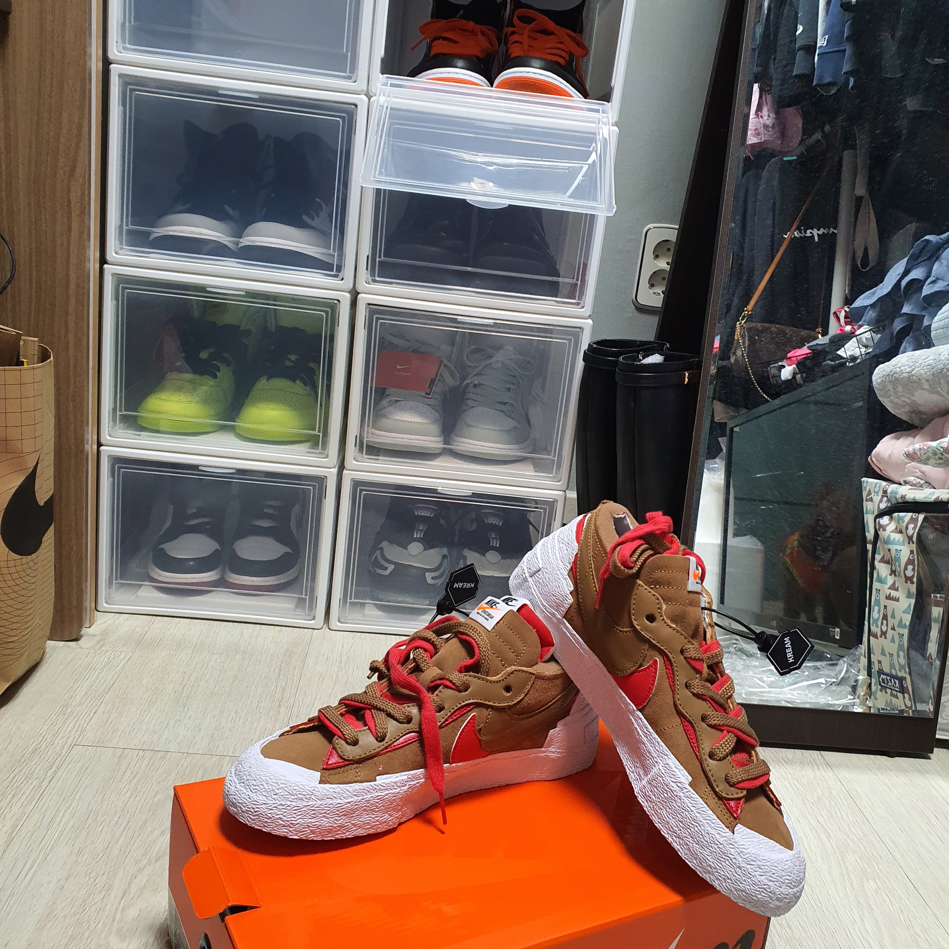 Nike x Sacai Blazer Low British Tan, Nike Air More Uptempo 96 Maximum Volume 착용 스타일 - 2