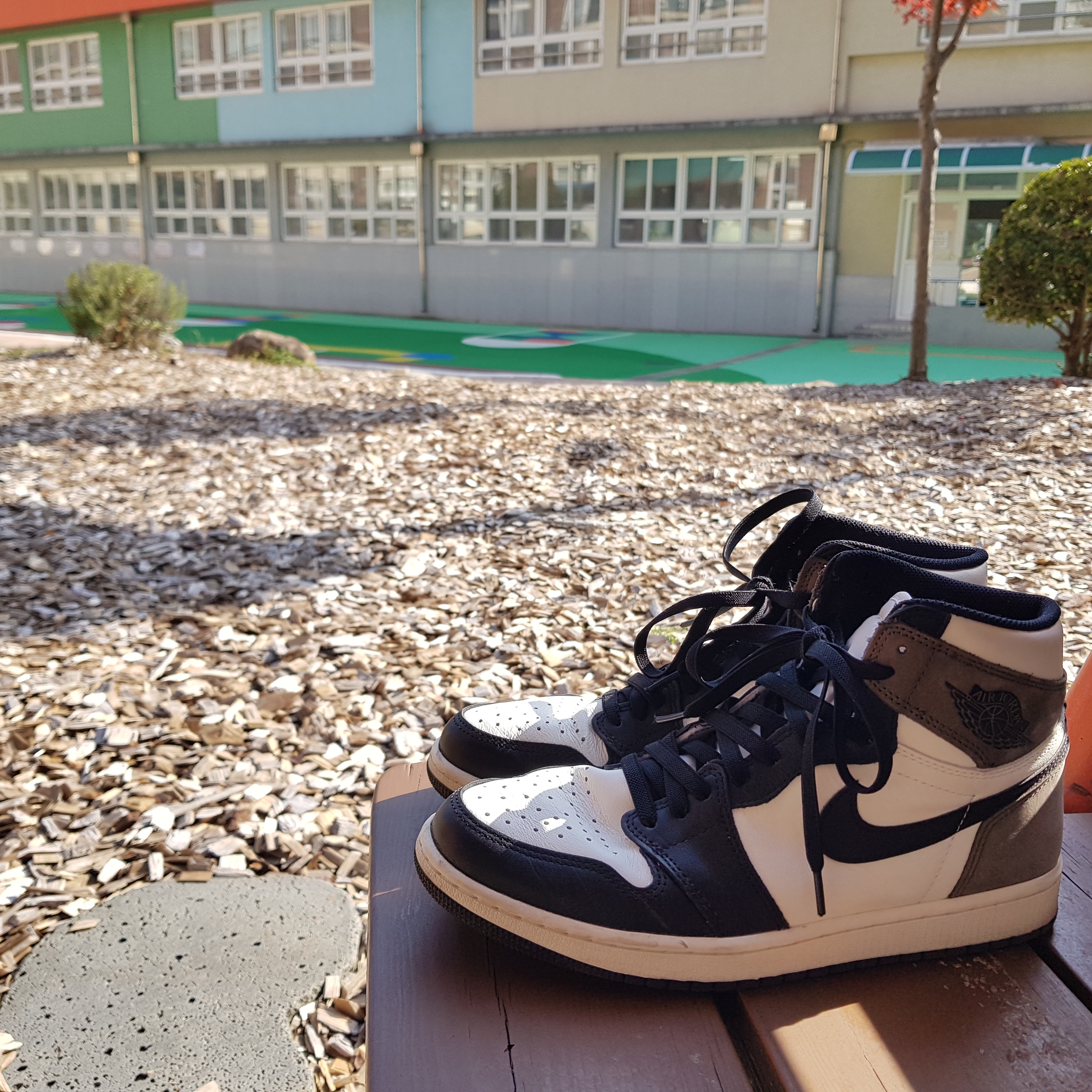 Jordan 1 Retro High OG Black Mocha 착용 스타일