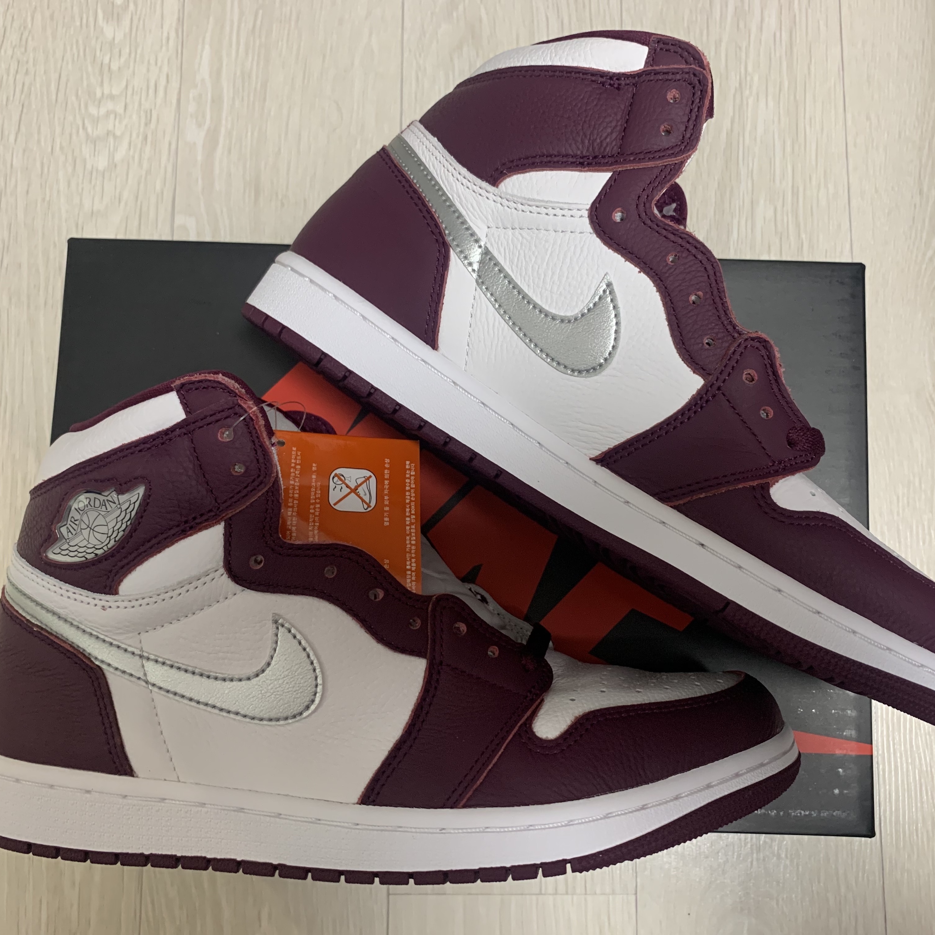 Jordan 1 Retro High OG Bordeaux 착용 스타일 - 2