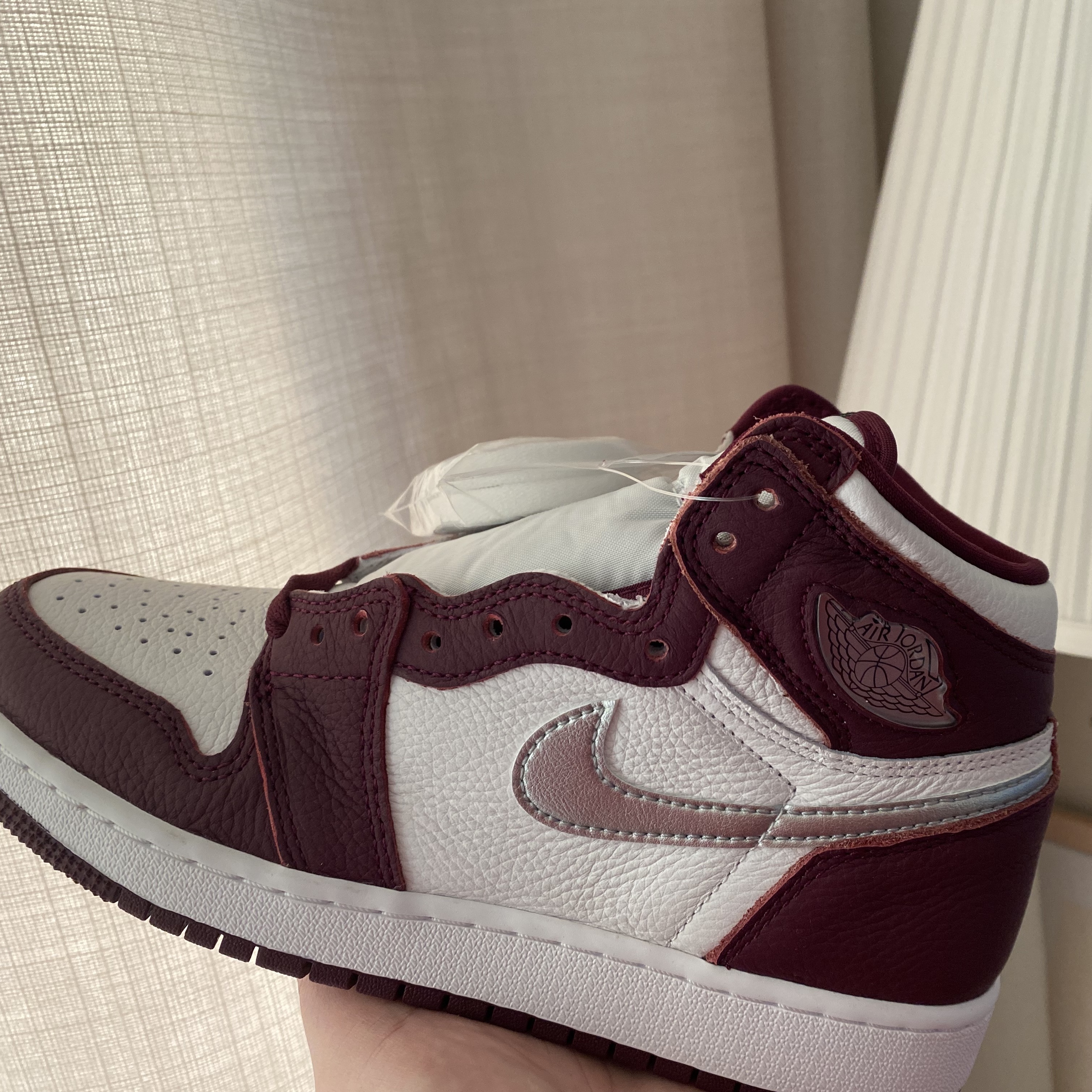 (GS) Jordan 1 Retro High OG Bordeaux 착용 스타일 - 3