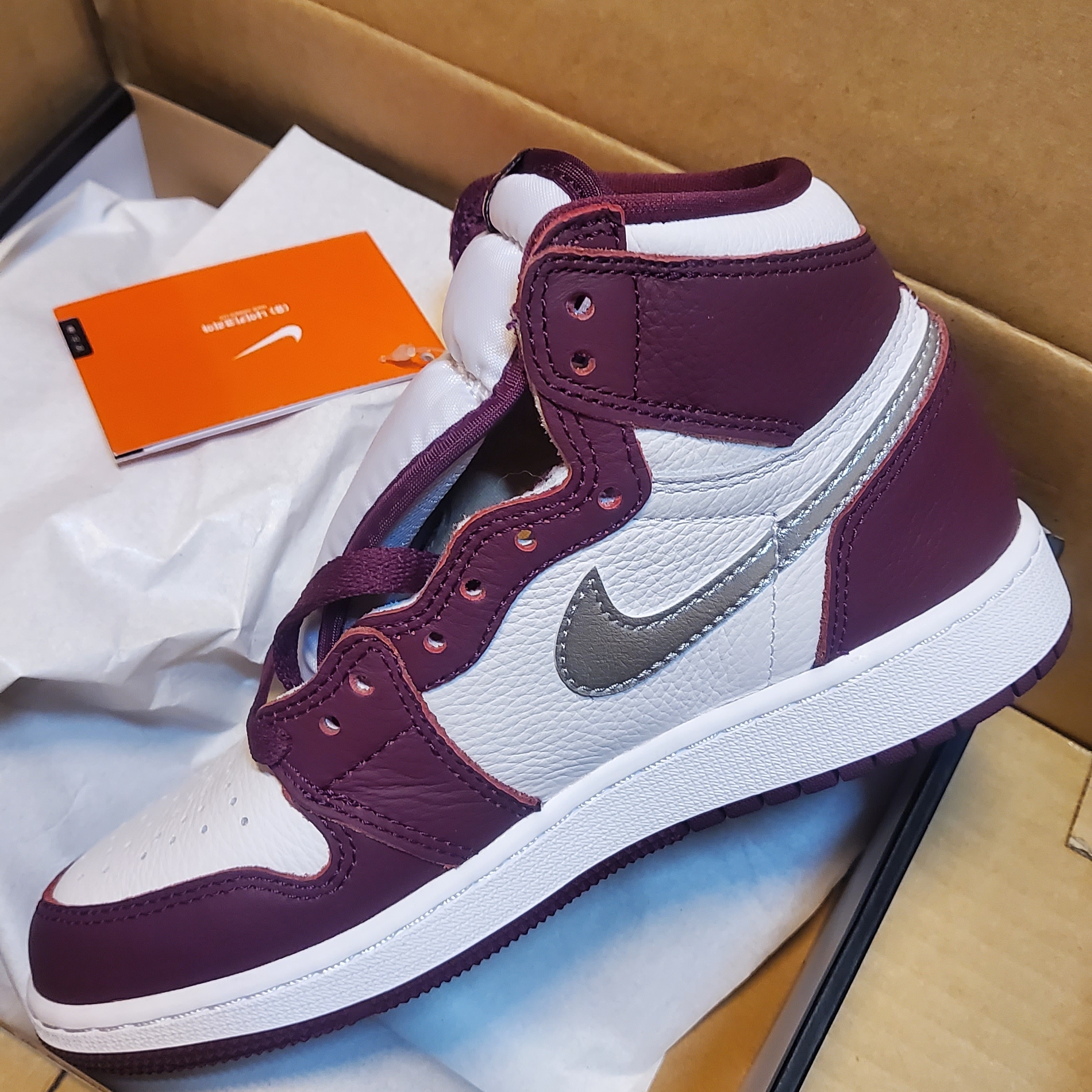 (GS) Jordan 1 Retro High OG Bordeaux 착용 스타일