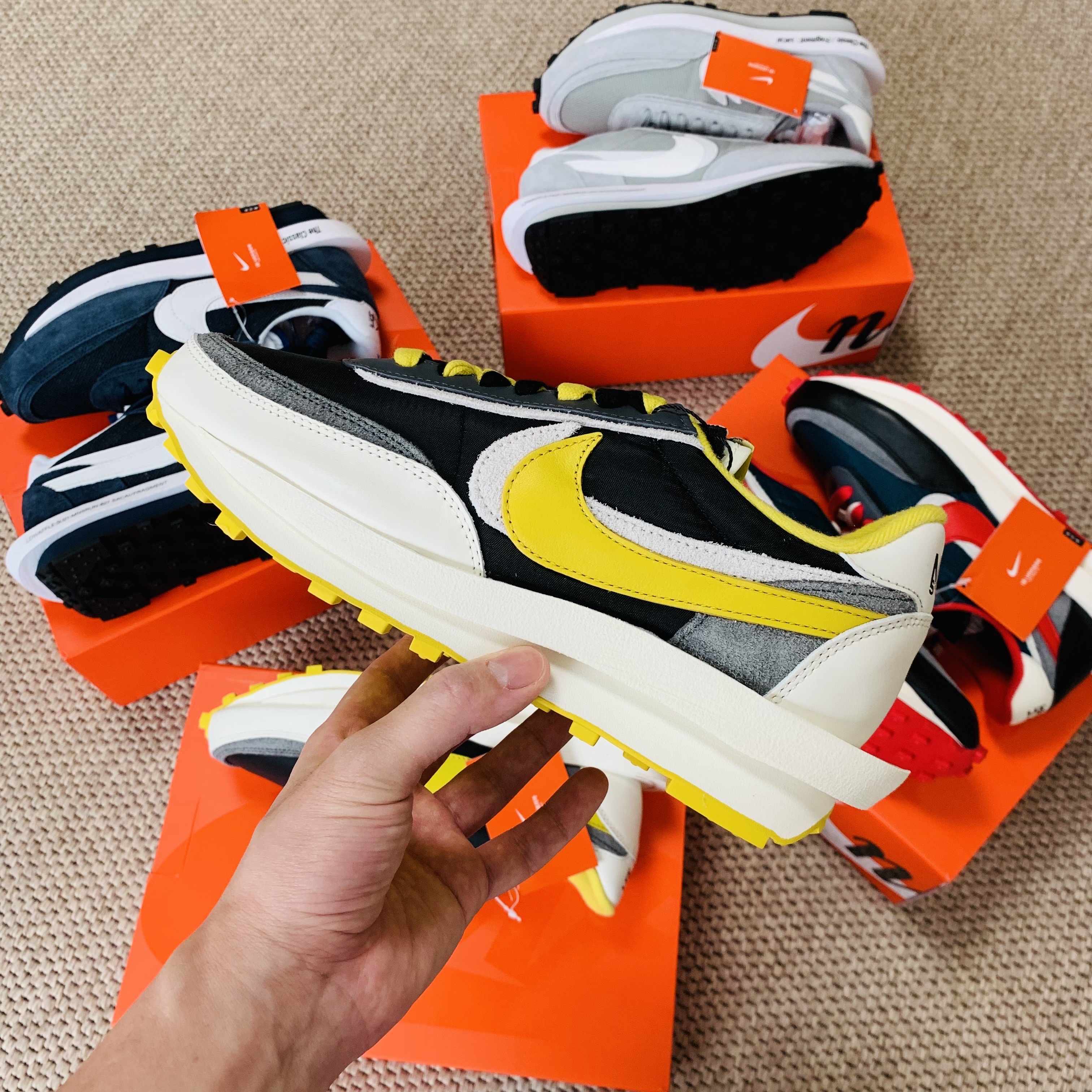 Nike x Sacai x Fragment LDWaffle Light Smoke Grey, Nike x Sacai x Fragment LDWaffle Blackened Blue 착용 스타일 - 4