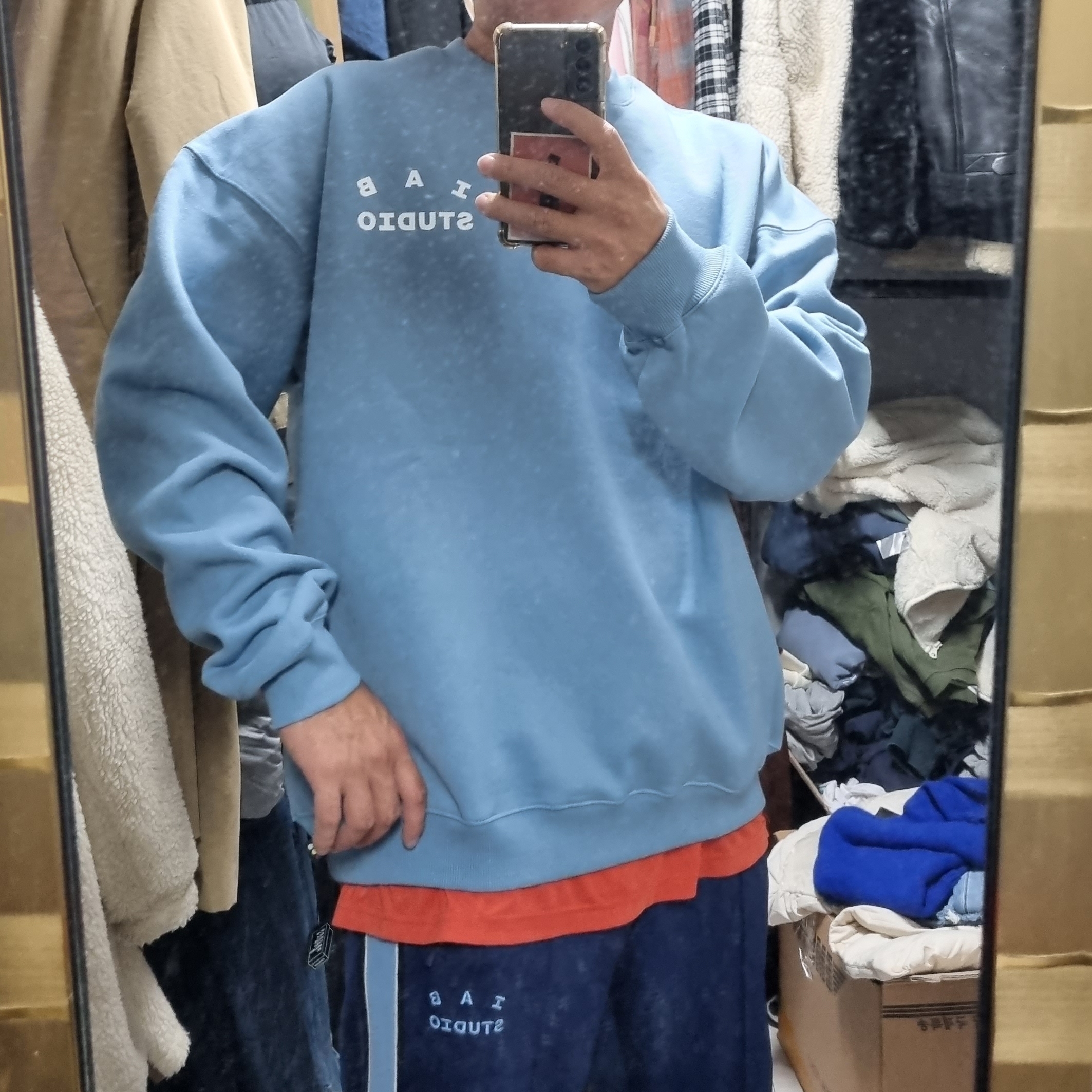 IAB Studio Crewneck Sky Blue, IAB Studio Track Pants Navy - 21SS 착용 스타일 - 1