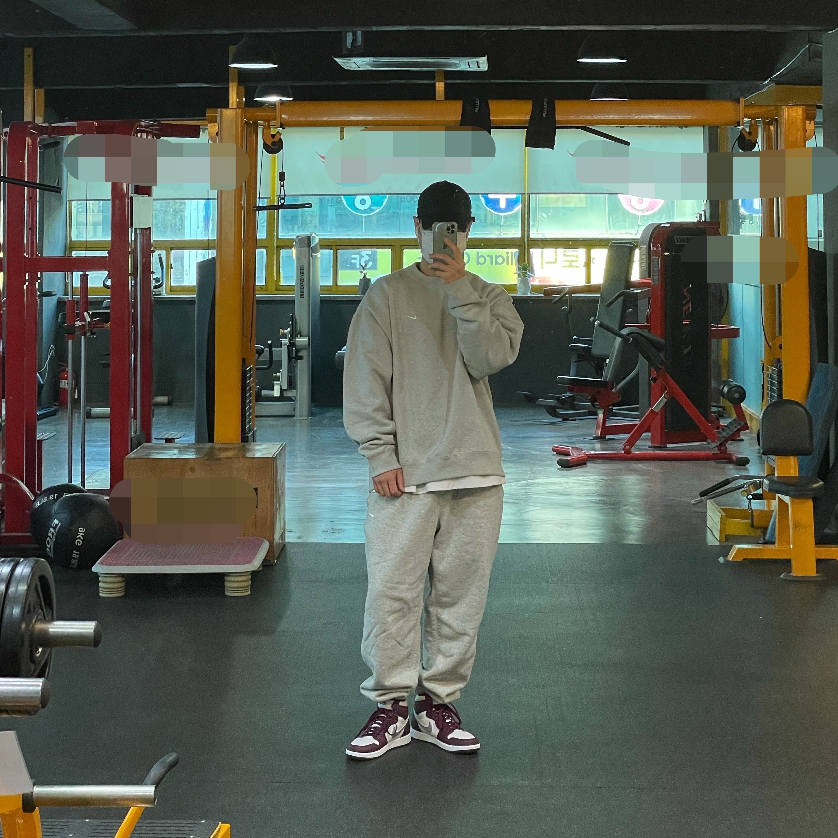 Jordan 1 Retro High OG Bordeaux, Nike M NRG Sweatpants Grey Heather 착용 스타일