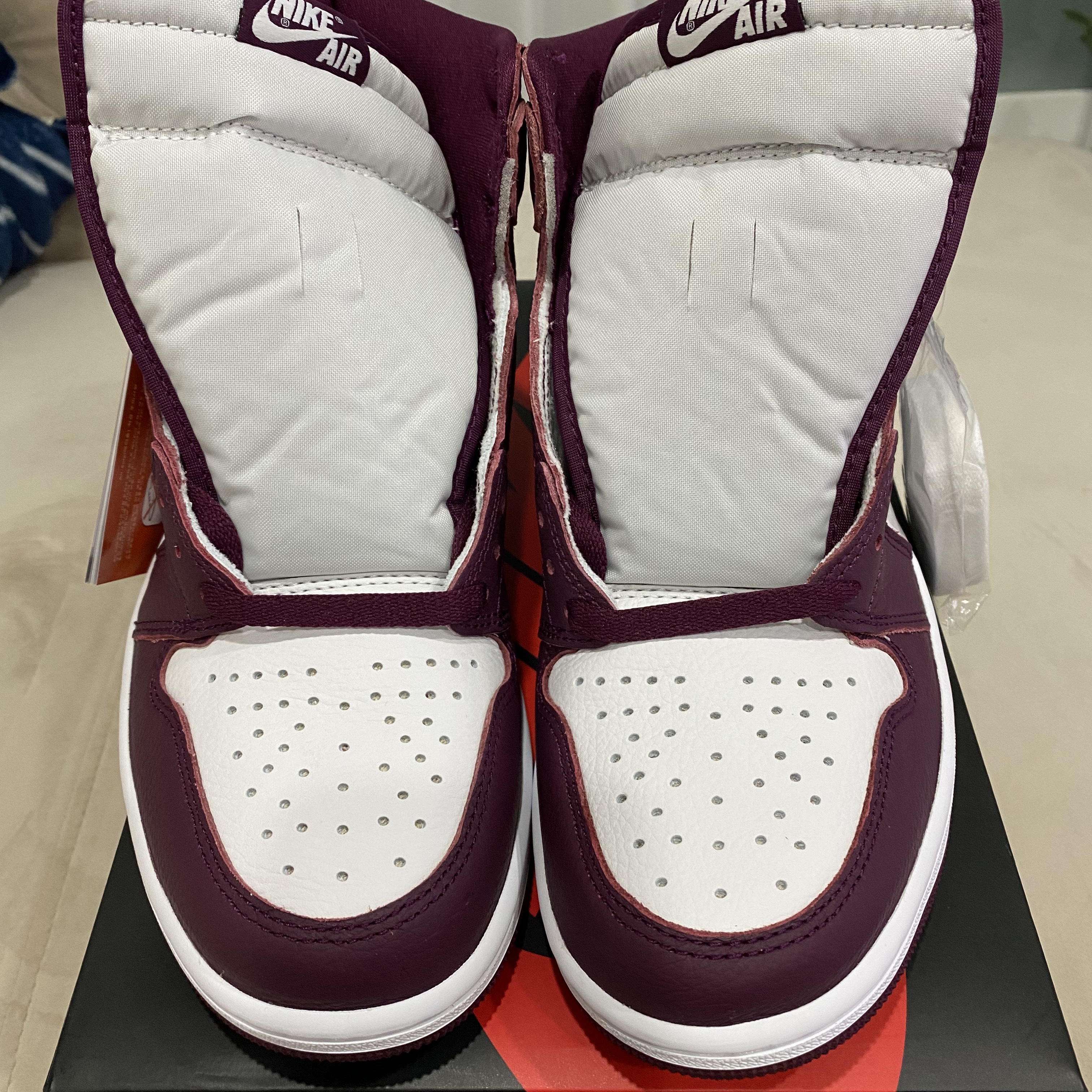 Jordan 1 Retro High OG Bordeaux 착용 스타일 - 2