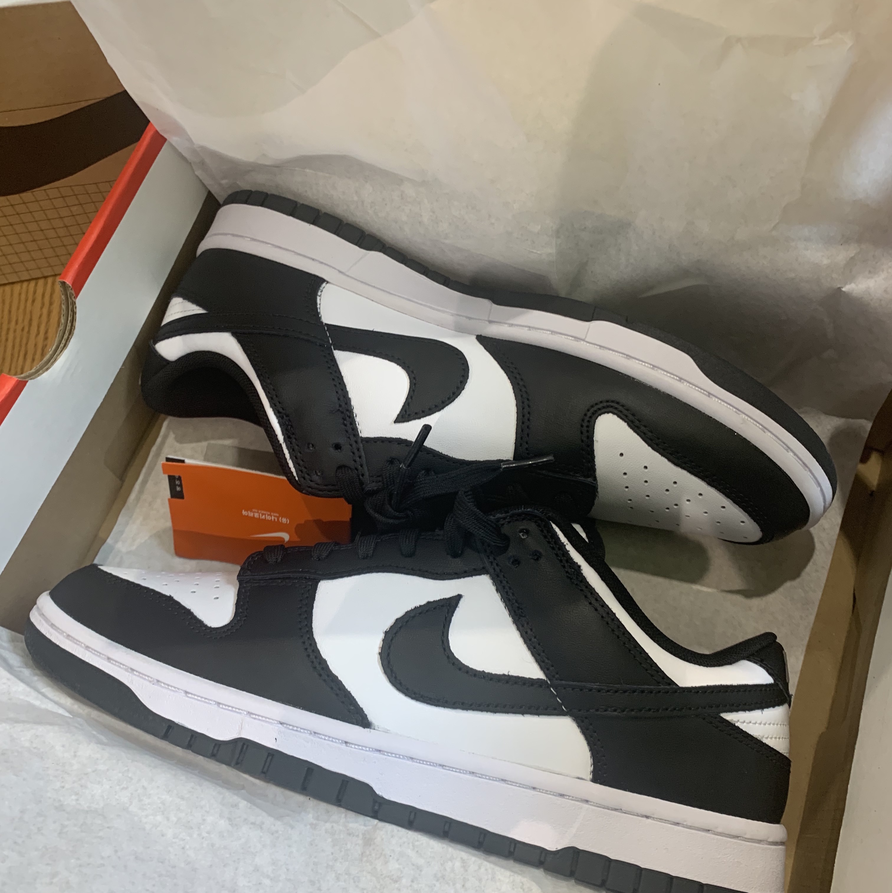 Nike Dunk Low Retro Black 착용 스타일 - 2