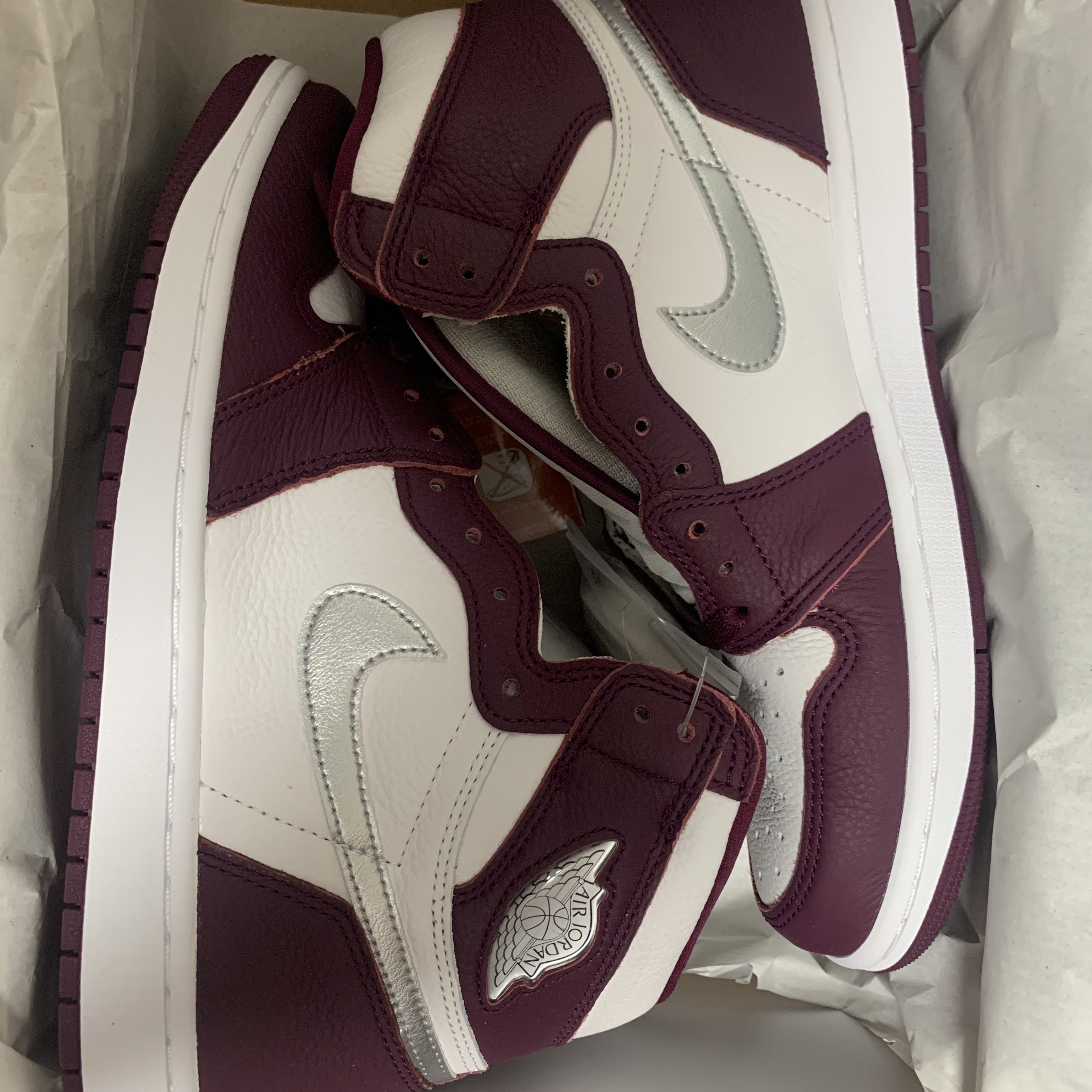 Jordan 1 Retro High OG Bordeaux 착용 스타일 - 1