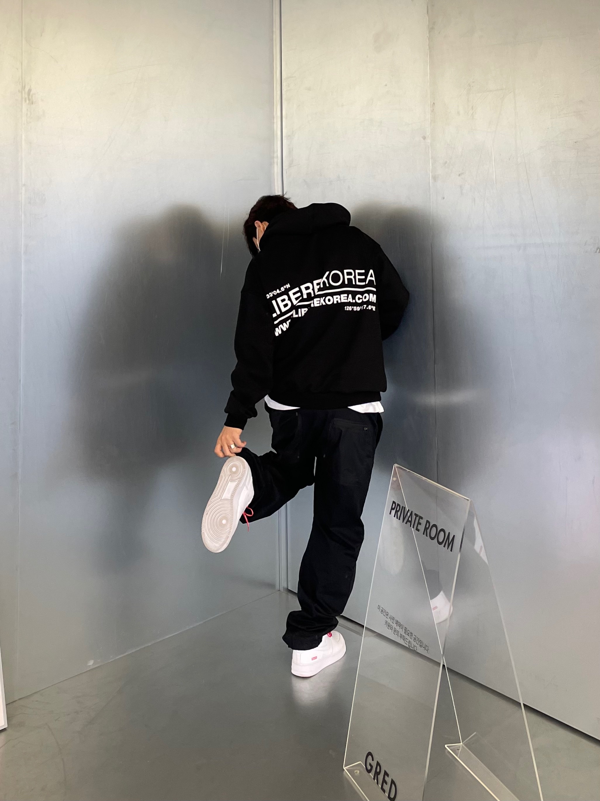 Nike x Supreme Air Force 1 Low White, Nike x Off-White NRG Pants Black 착용 스타일 - 2