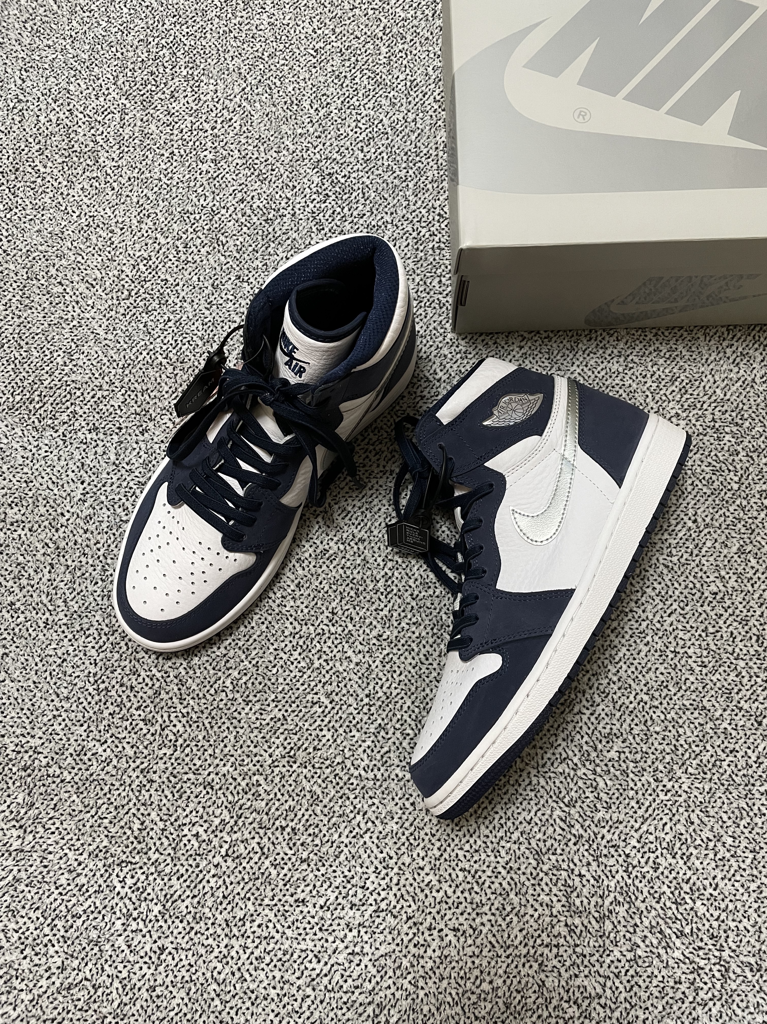 Jordan 1 Retro High OG CO.JP Midnight Navy 착용 스타일 - 1
