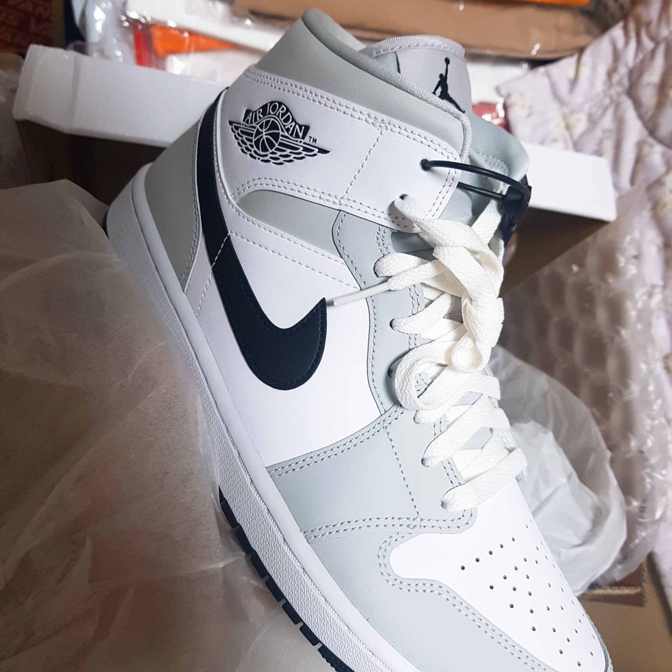 (W) Jordan 1 Mid Grey Fog 착용 스타일 - 1
