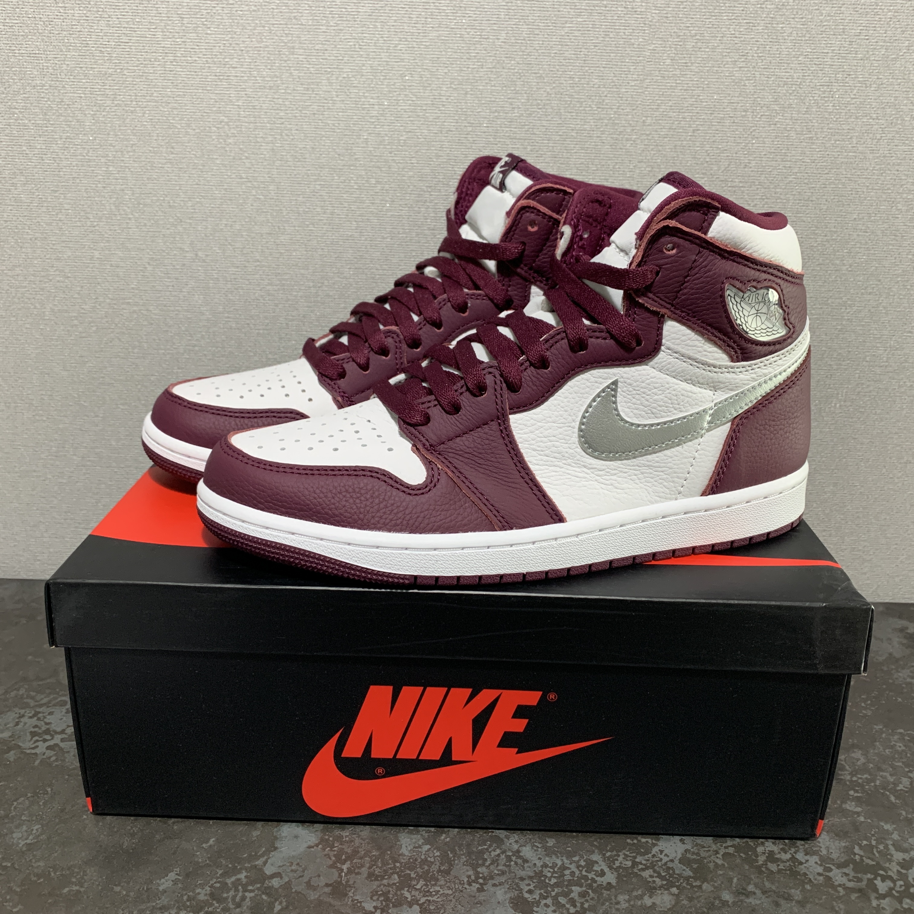 Jordan 1 Retro High OG Bordeaux 착용 스타일 - 1