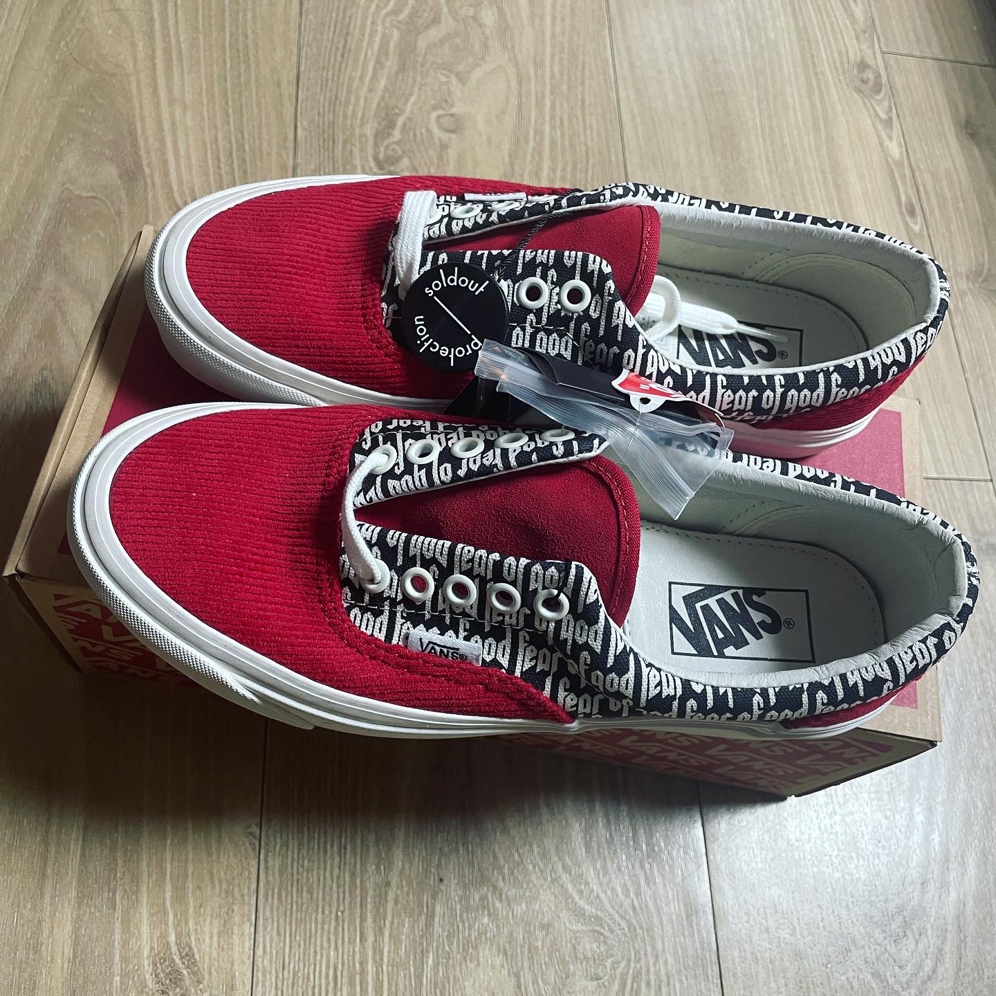 Vans Vault x Fear of God OG Era 95 DX Red 착용 스타일 - 1