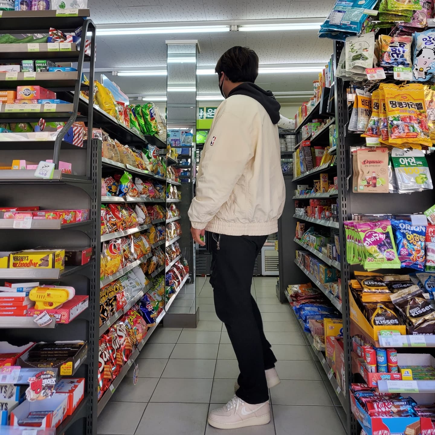 Nike x Fear of God Basketball Jacket String, Nike x Stussy Air Force 1 Low Fossil 착용 스타일 - 3