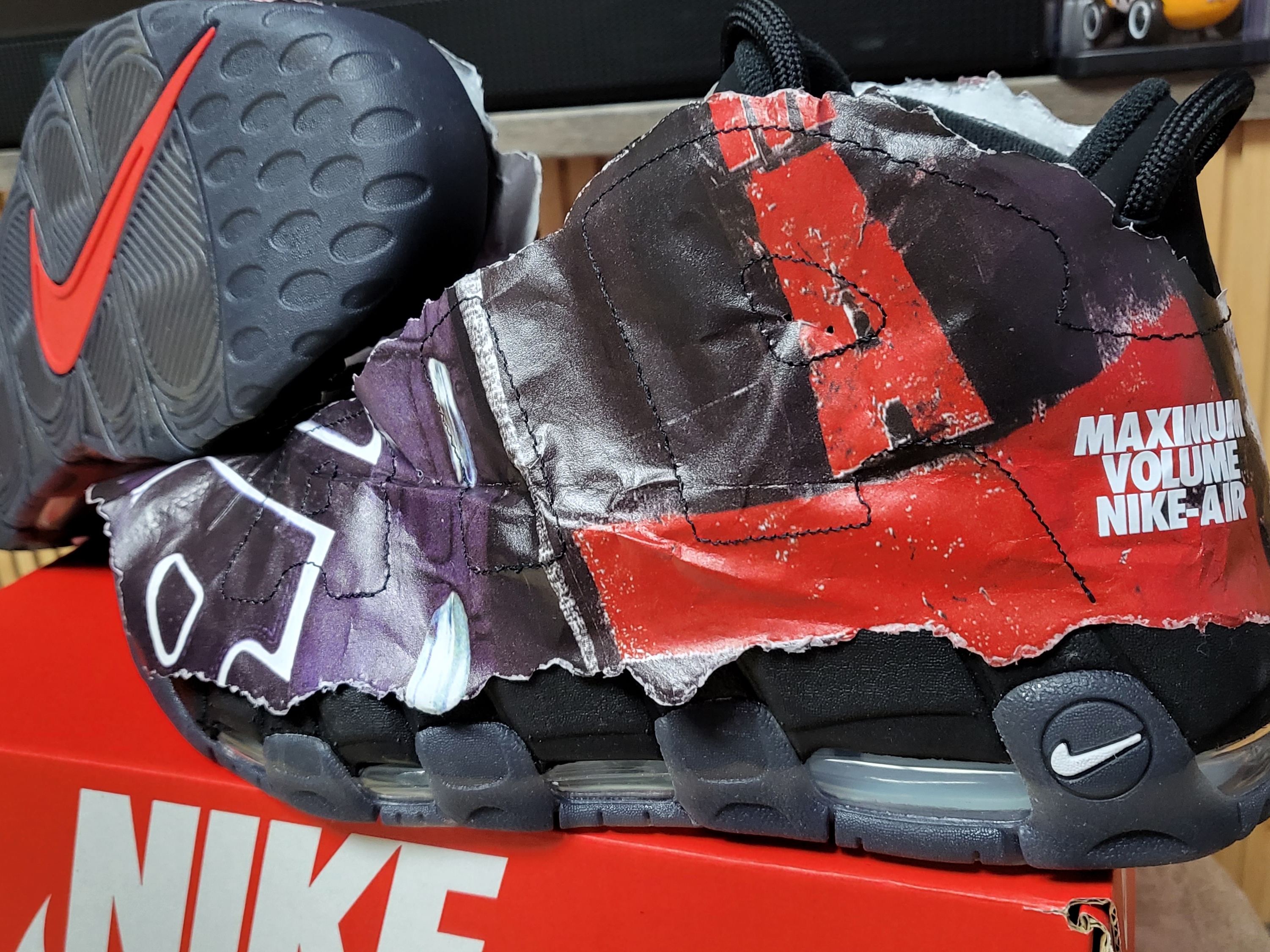 Nike Air More Uptempo 96 Maximum Volume 착용 스타일 - 2