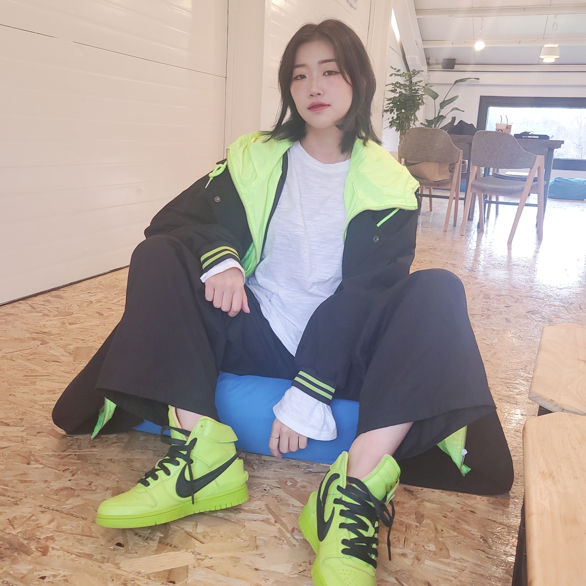 Nike x Ambush Dunk High Flash Lime 착용 스타일 - 2