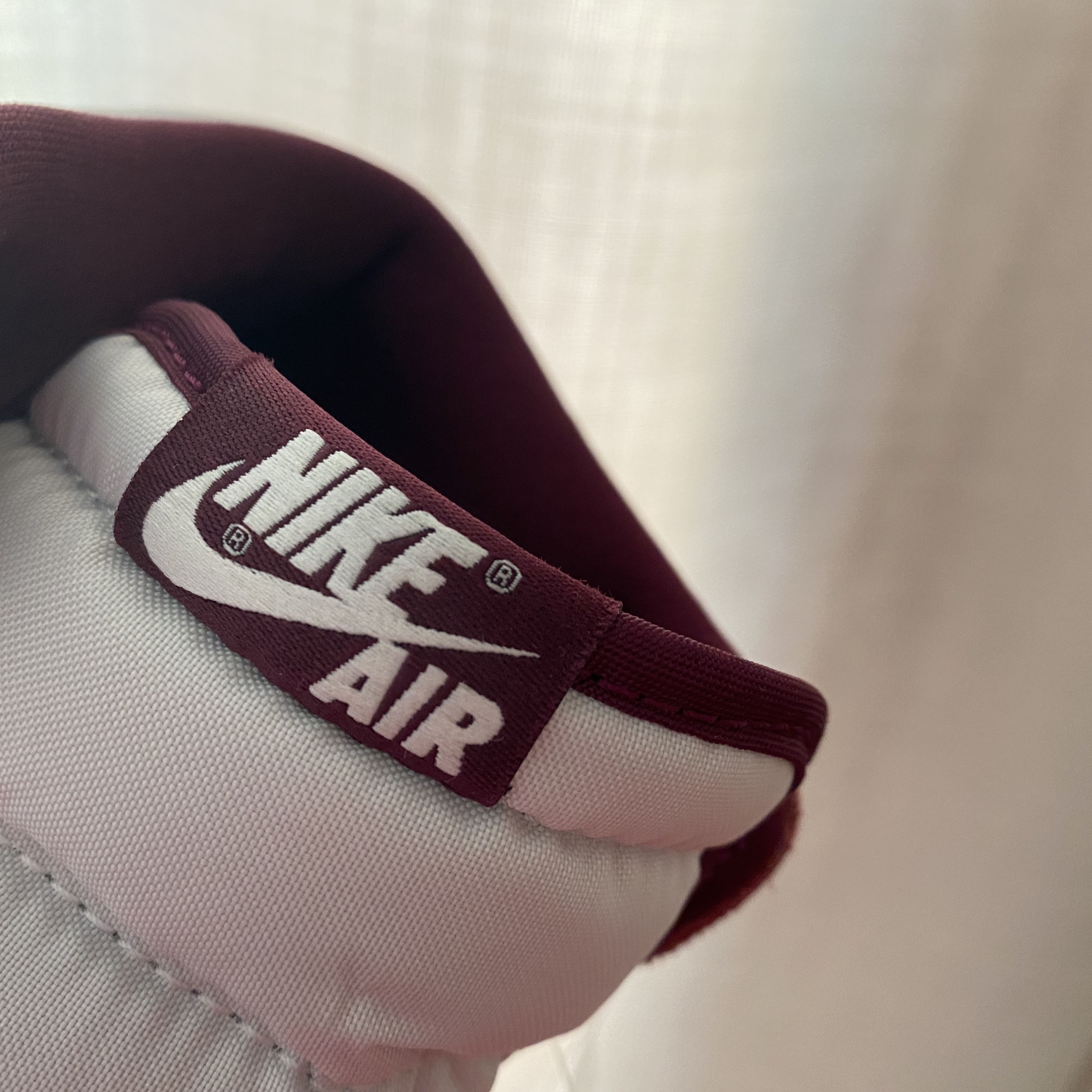 (GS) Jordan 1 Retro High OG Bordeaux 착용 스타일 - 1