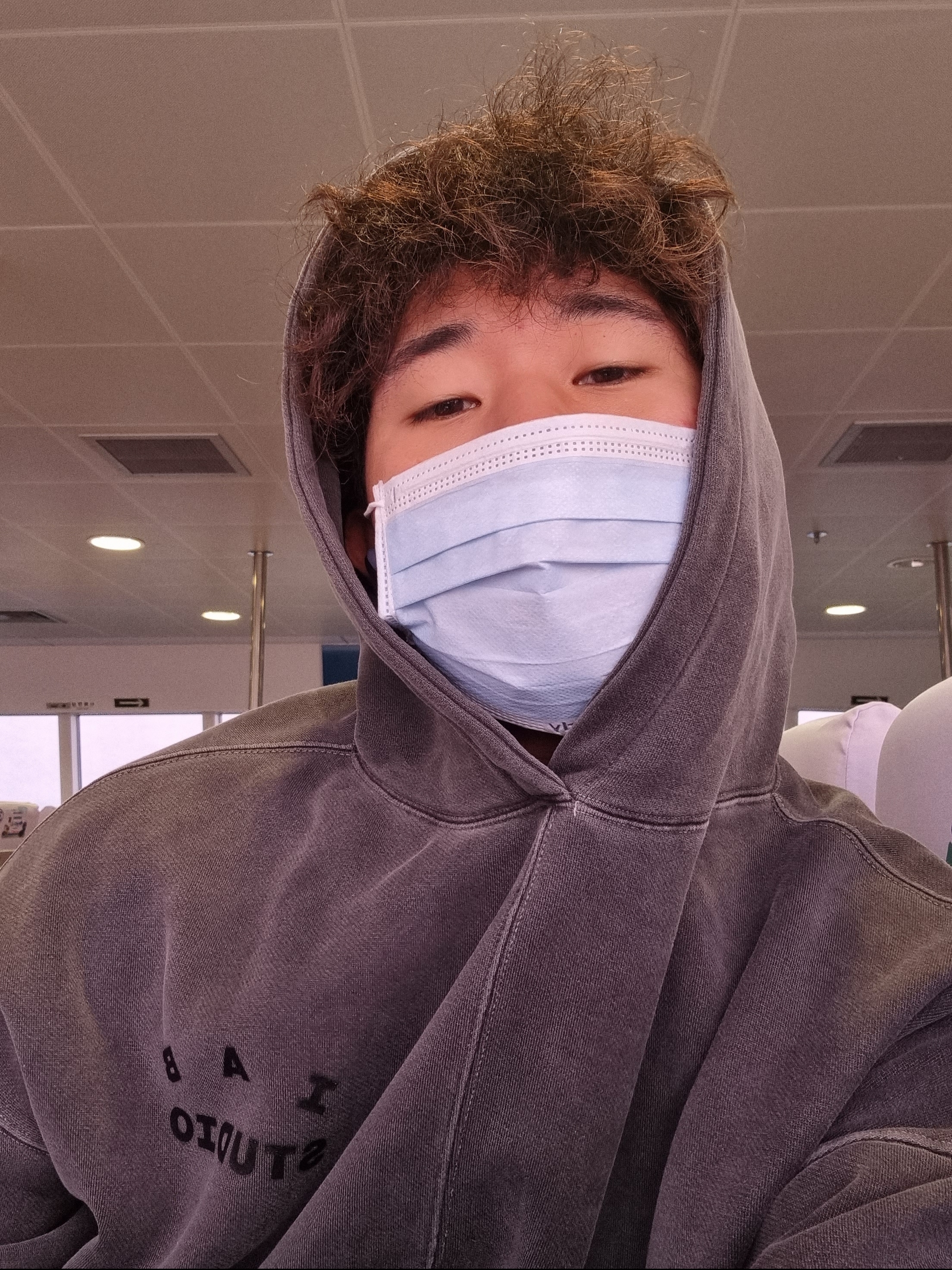 IAB Studio Blocked Pigment Hoodie Black 착용 스타일