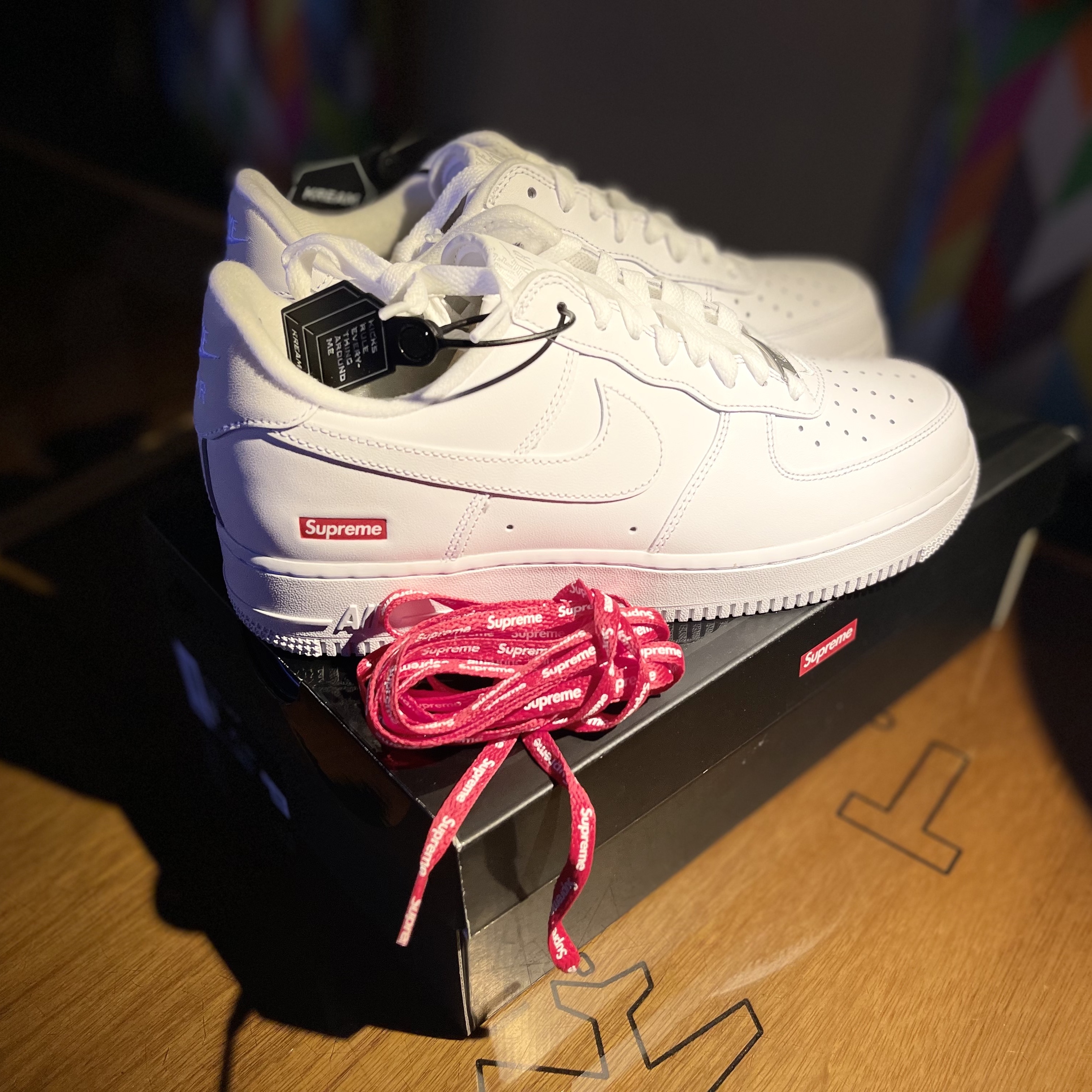 Nike x Supreme Air Force 1 Low White 착용 스타일