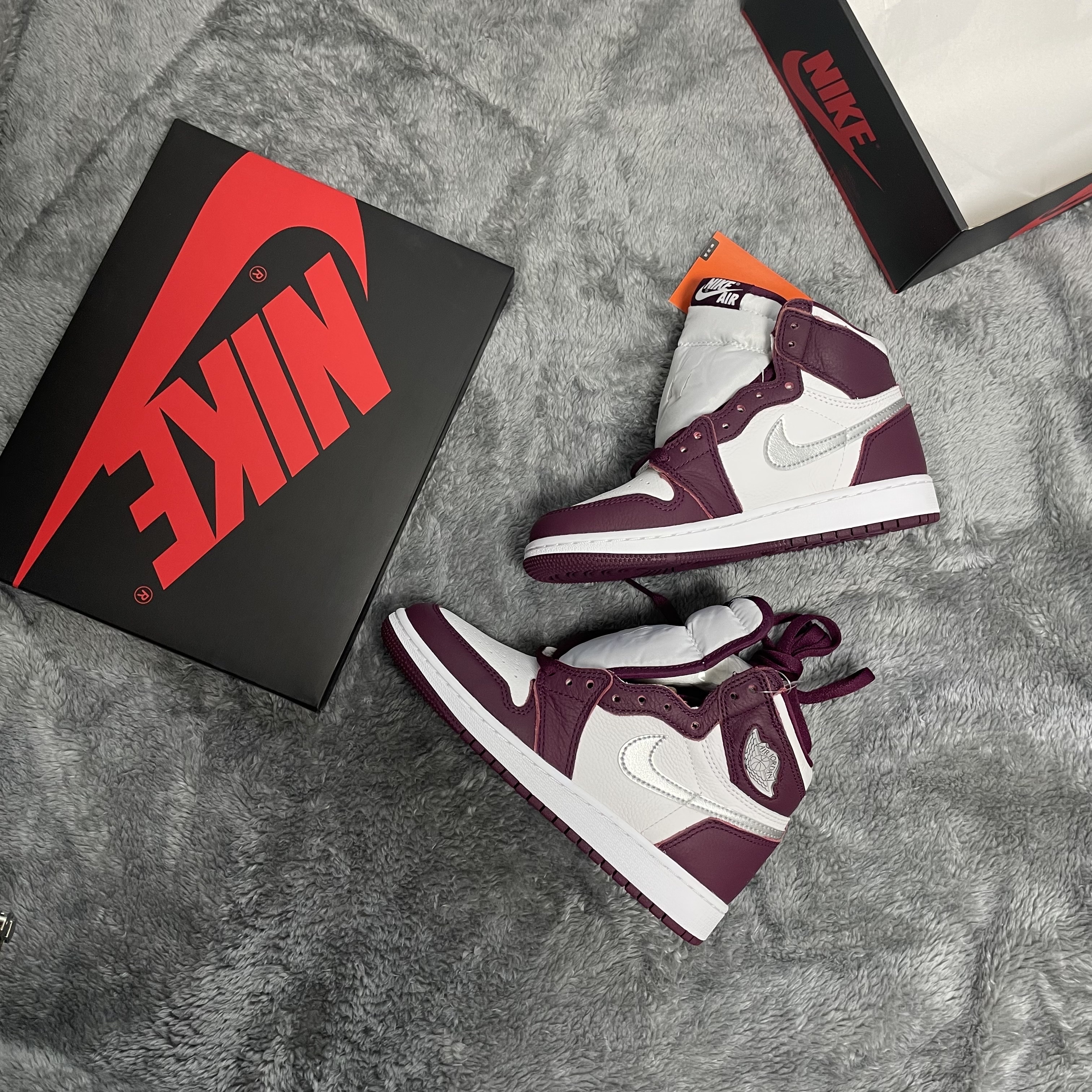 Jordan 1 Retro High OG Bordeaux, (GS) Jordan 1 Retro High OG Bordeaux 착용 스타일 - 1