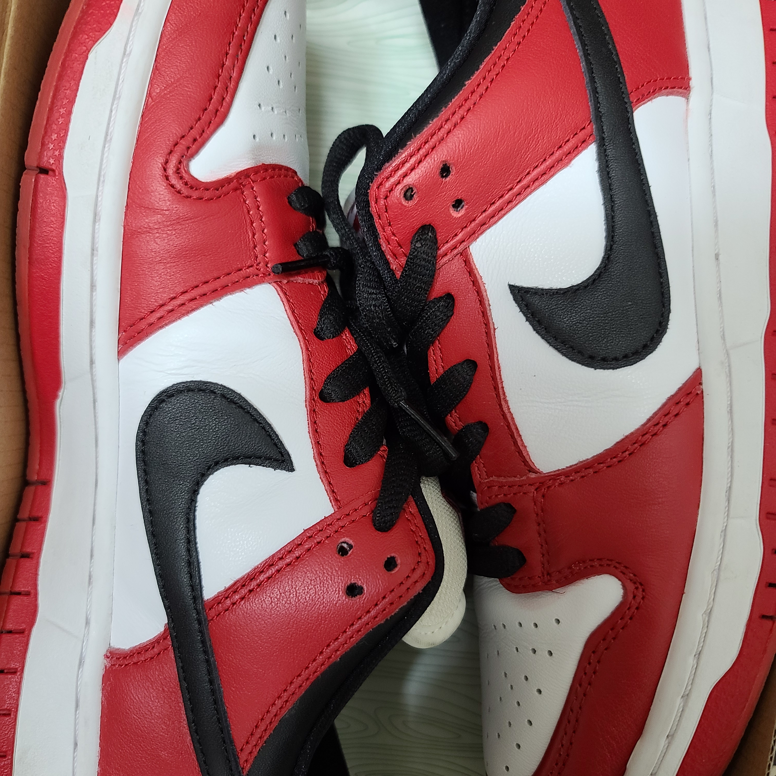 Nike SB Dunk Low Pro Chicago 착용 스타일 - 4