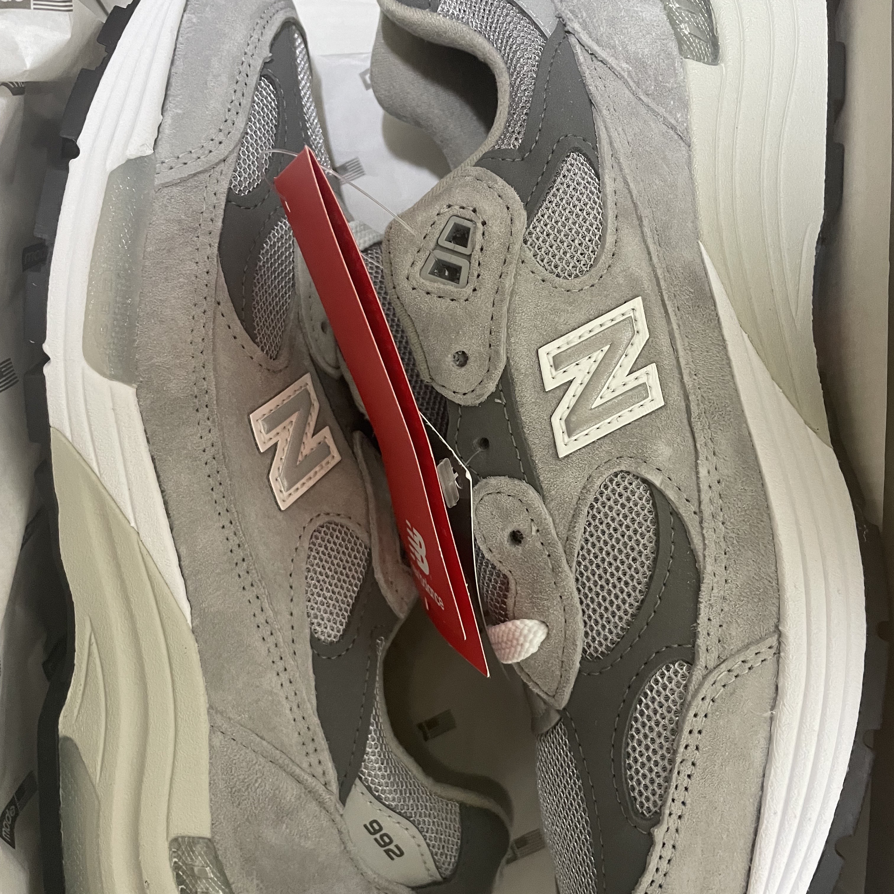 New Balance 992 Made in USA Grey - D Standard 착용 스타일