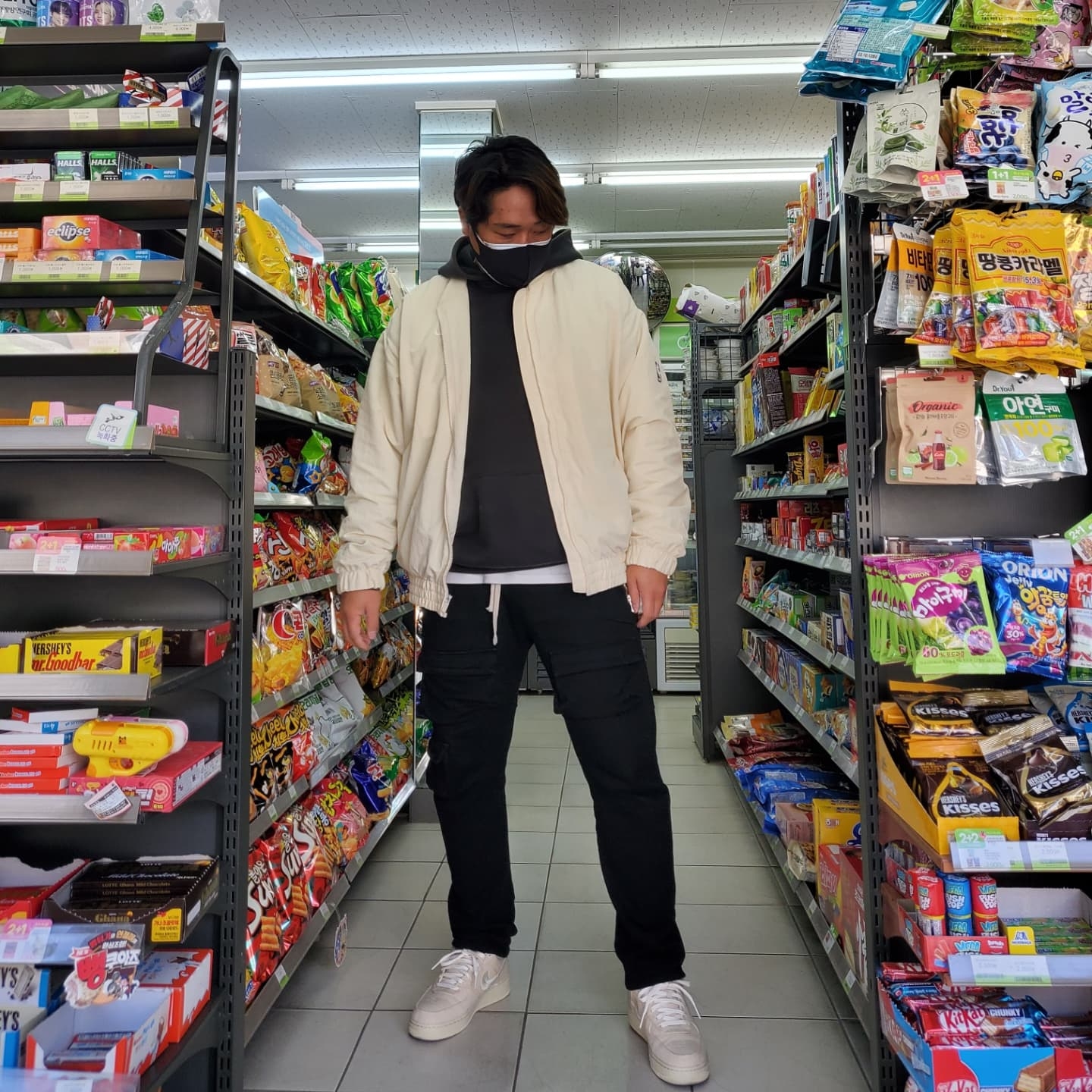 Nike x Fear of God Basketball Jacket String, Nike x Stussy Air Force 1 Low Fossil 착용 스타일 - 1