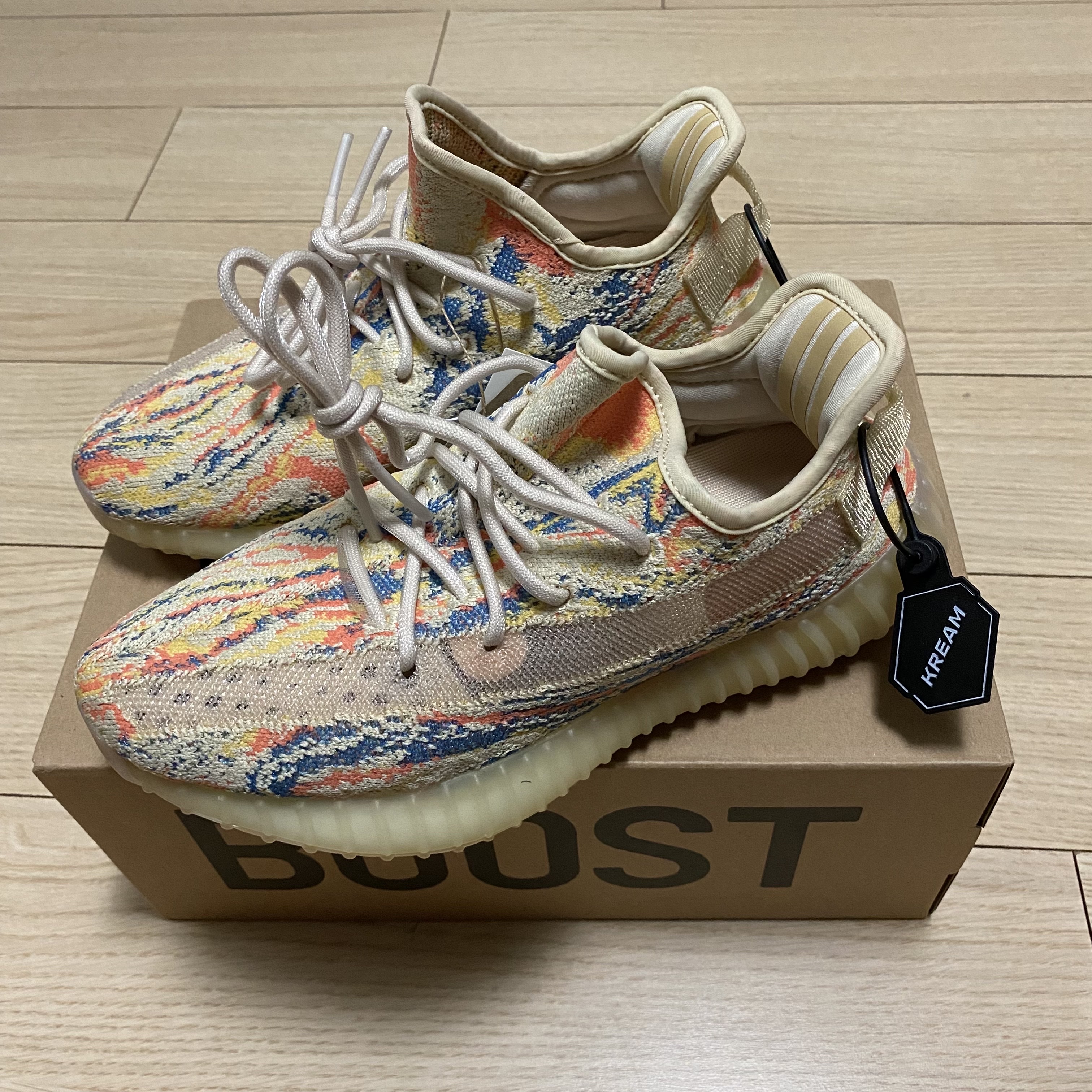 Adidas Yeezy Boost 350 V2 MX Oat 착용 스타일