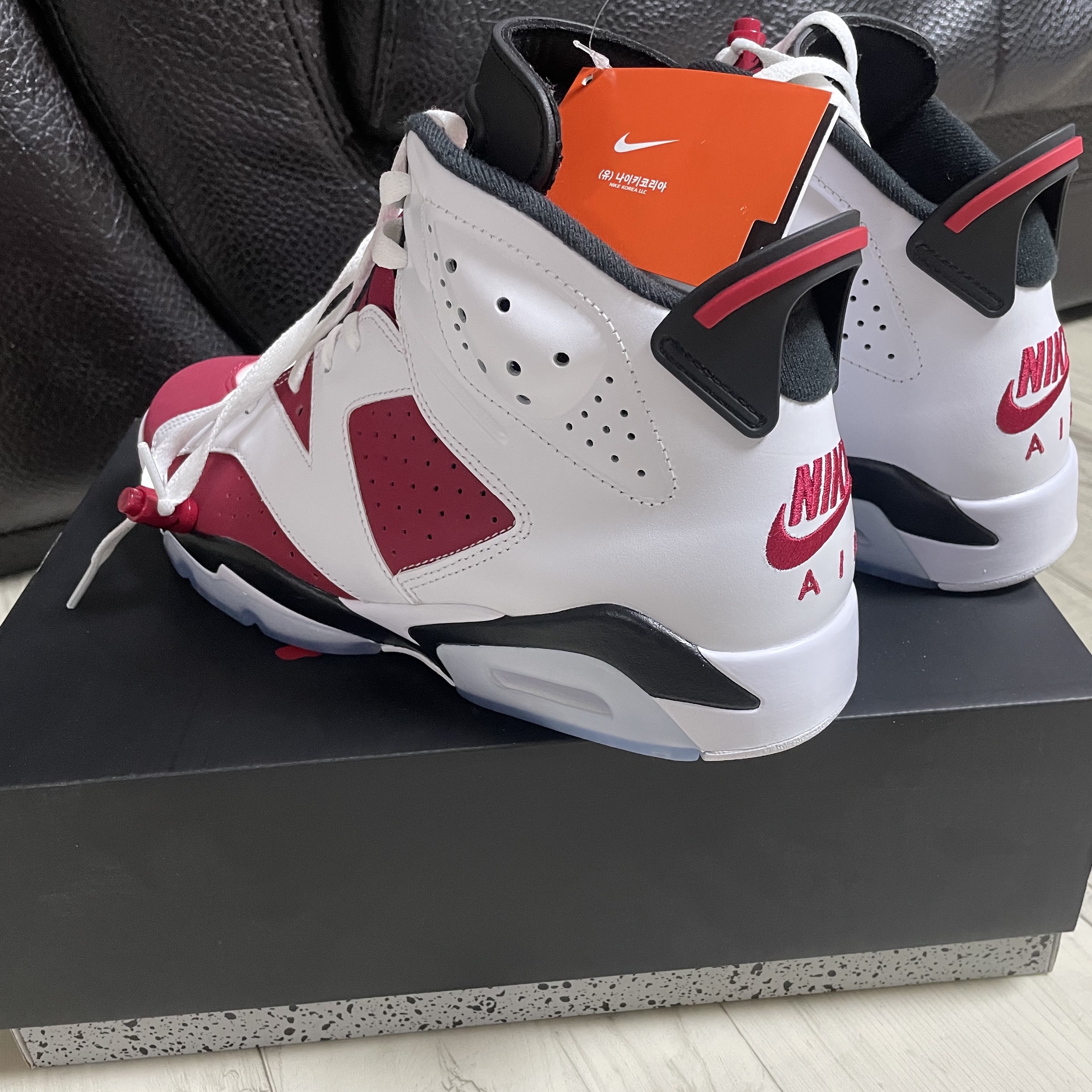 Jordan 6 Retro Carmine 2021, (GS) Jordan 6 Retro Carmine 2021 착용 스타일