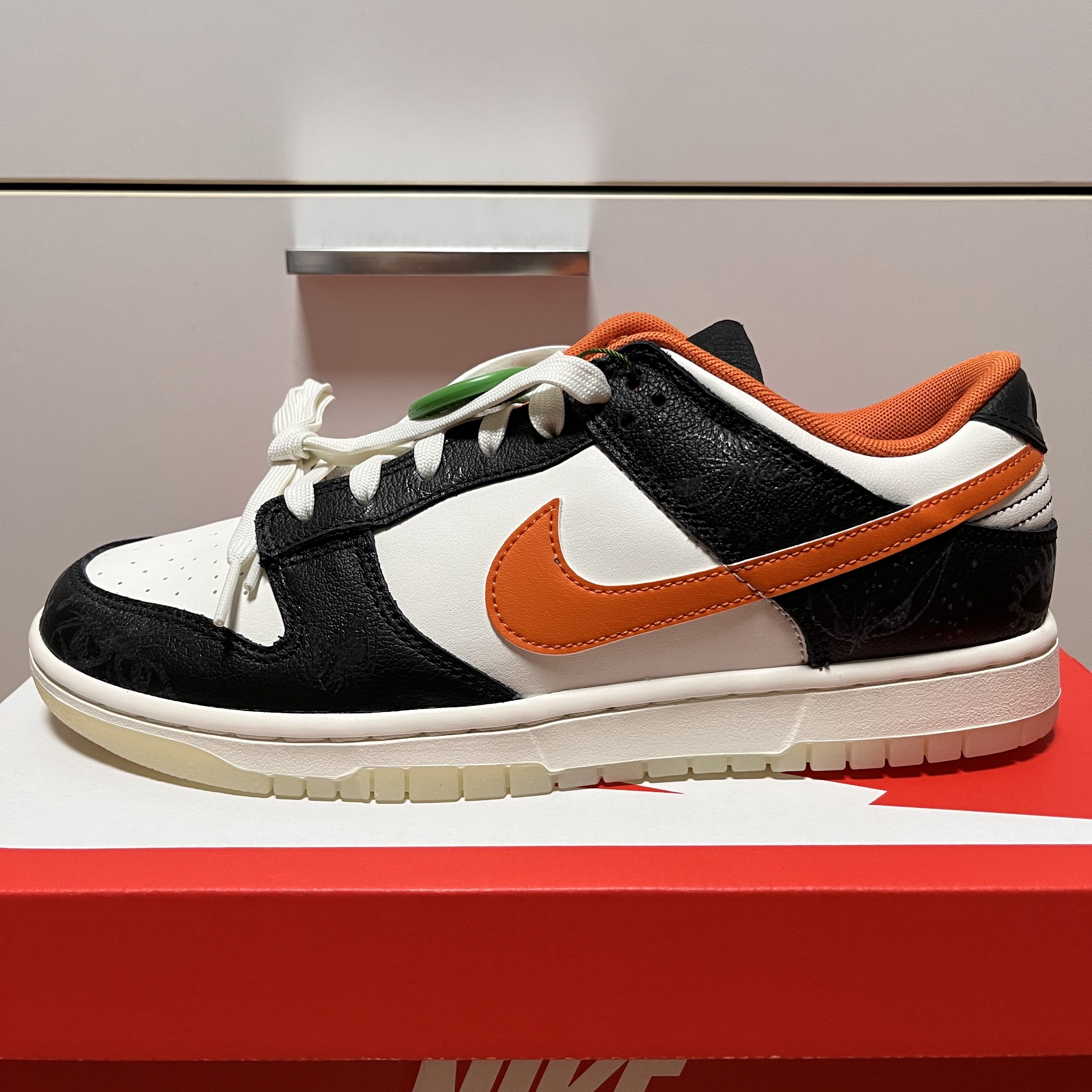 Nike Dunk Low Retro PRM Halloween 착용 스타일 - 2