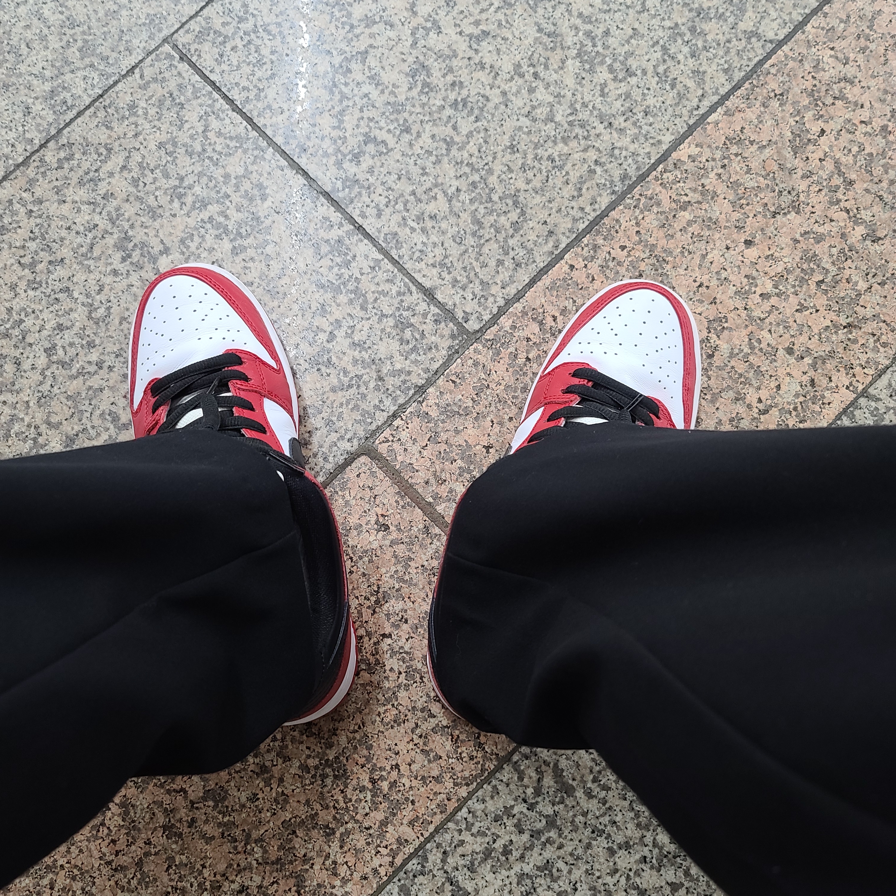 Nike SB Dunk Low Pro Chicago 착용 스타일 - 2