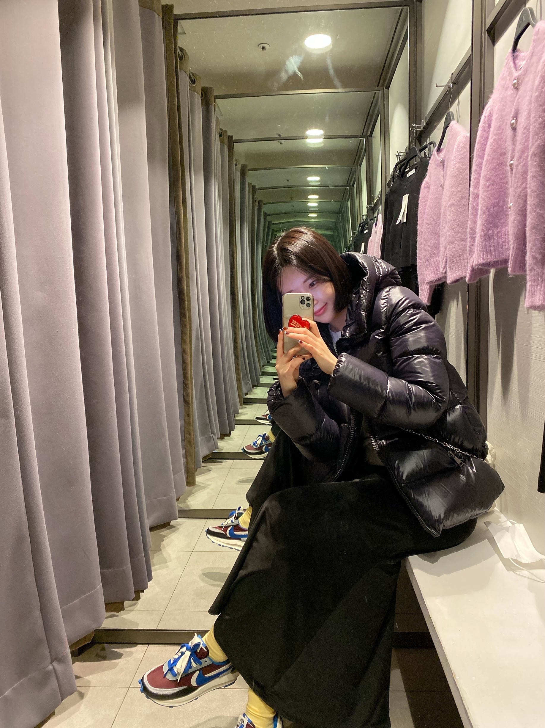 Nike x Sacai x Undercover LDWaffle Night Maroon Team Royal, (W) Moncler Seritte Short Down Jacket Night Blue - 21FW 착용 스타일