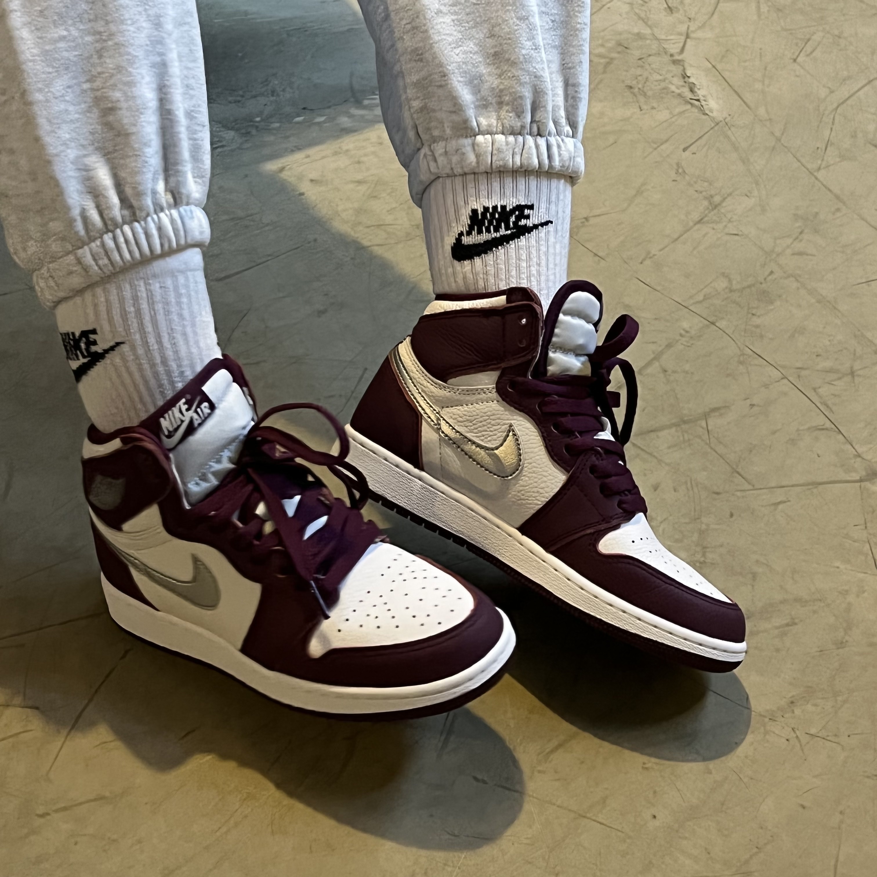 (GS) Jordan 1 Retro High OG Bordeaux 착용 스타일