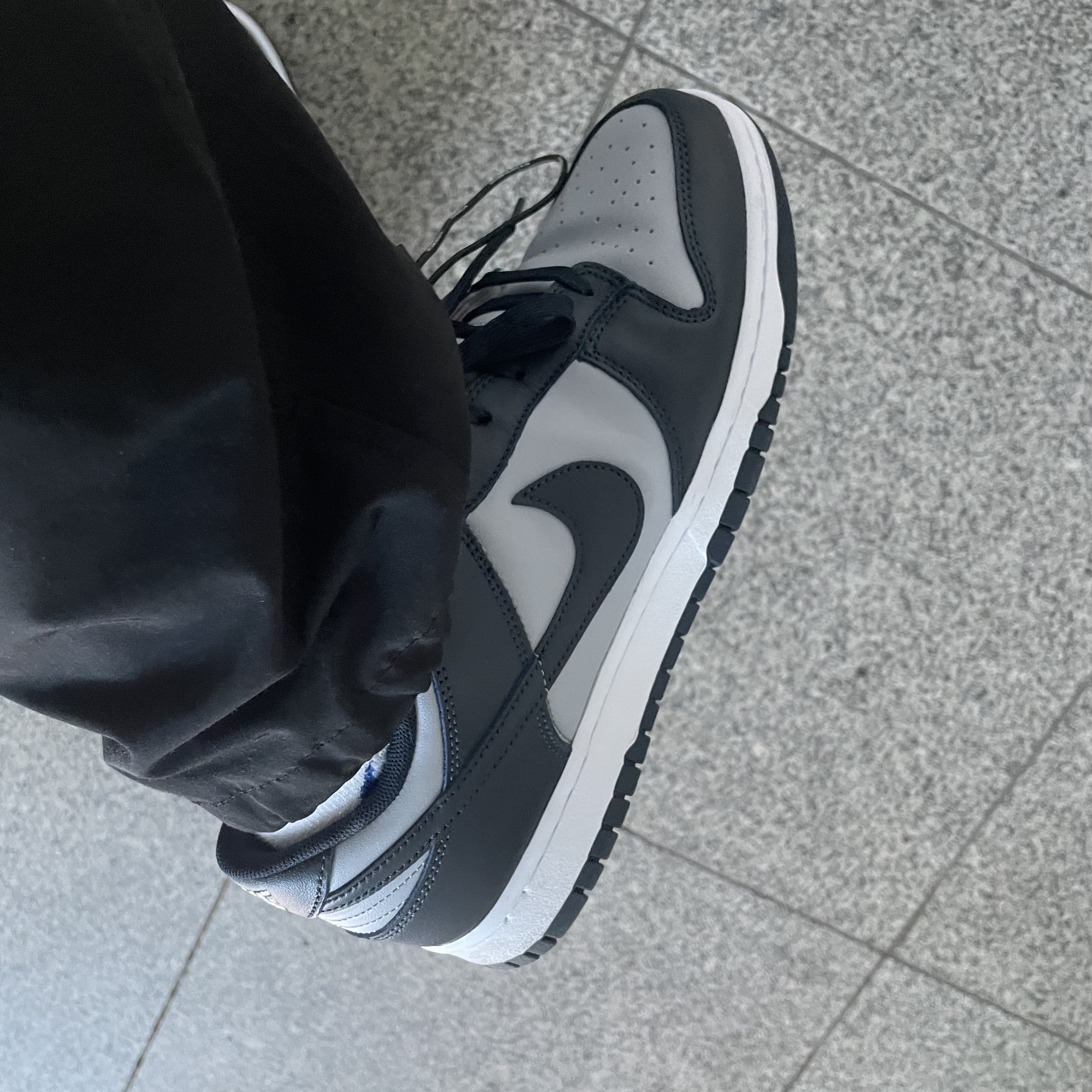 Nike Dunk Low Retro Championship Grey 착용 스타일