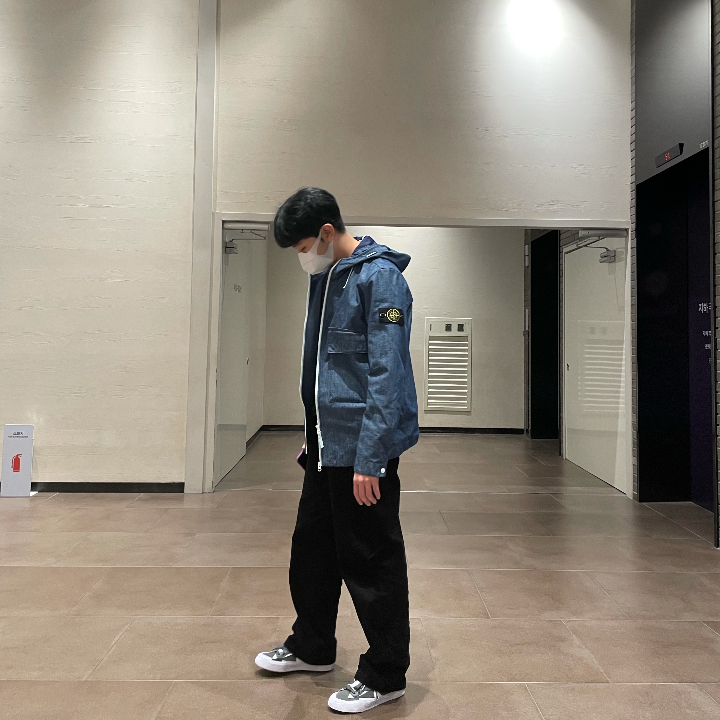 Nike x Sacai Blazer Low Iron Grey 착용 스타일
