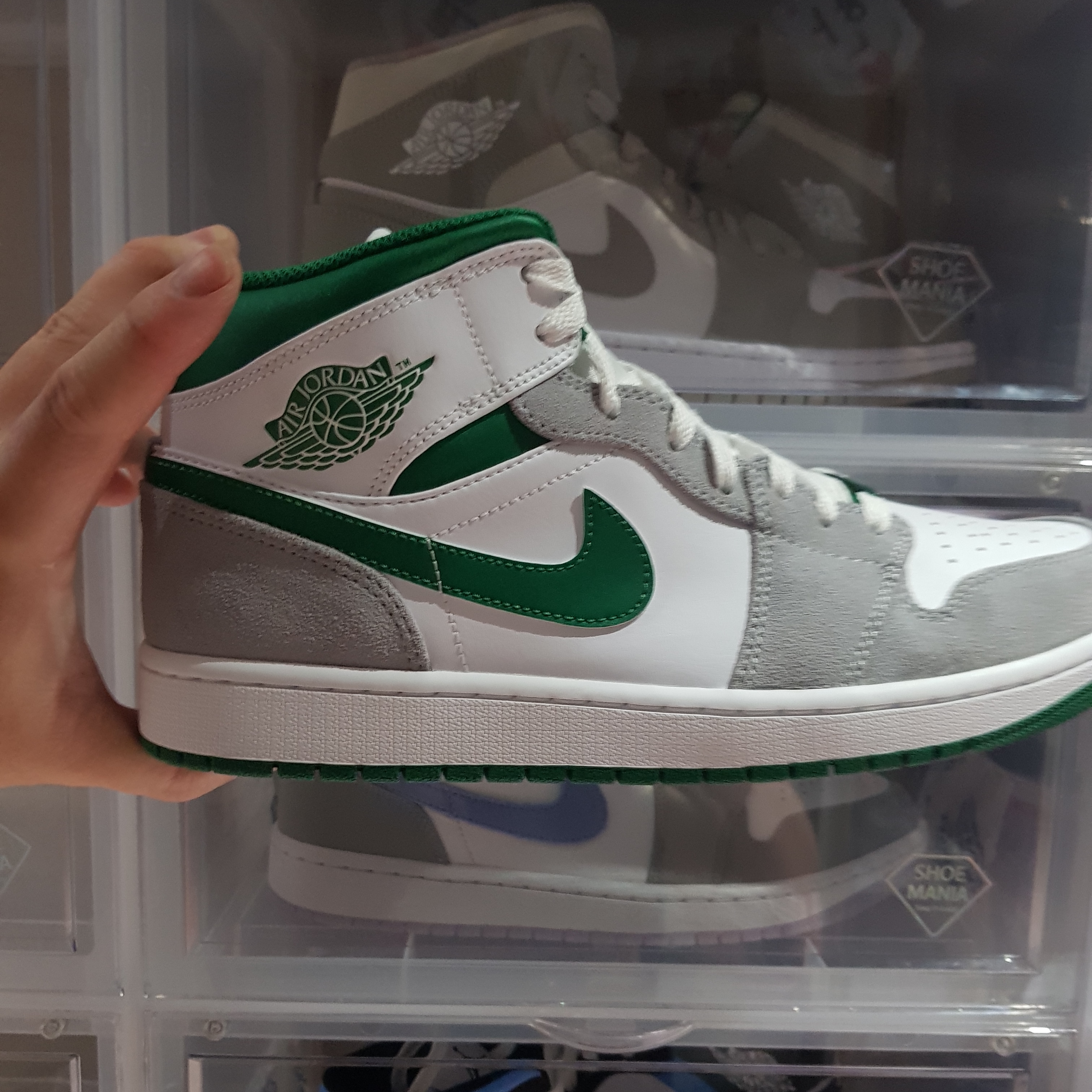 Jordan 1 Mid SE Pine Green Light Smoke Grey 착용 스타일