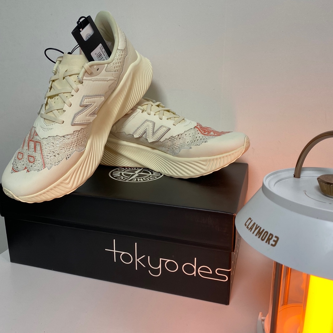 New Balance x Stone Island x Tokyo Design Studio FuelCell RC Elite v2 착용 스타일 - 1