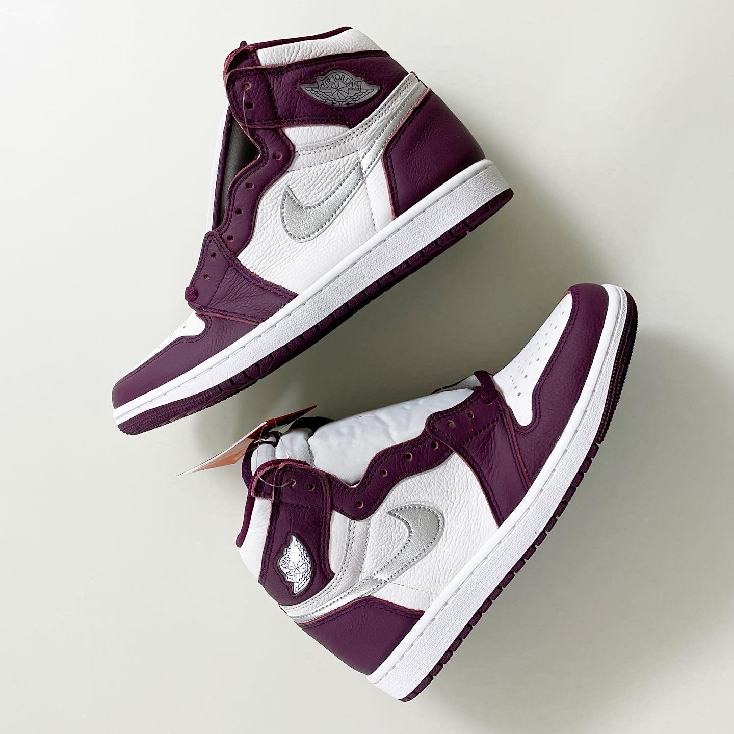 Jordan 1 Retro High OG Bordeaux 착용 스타일 - 2