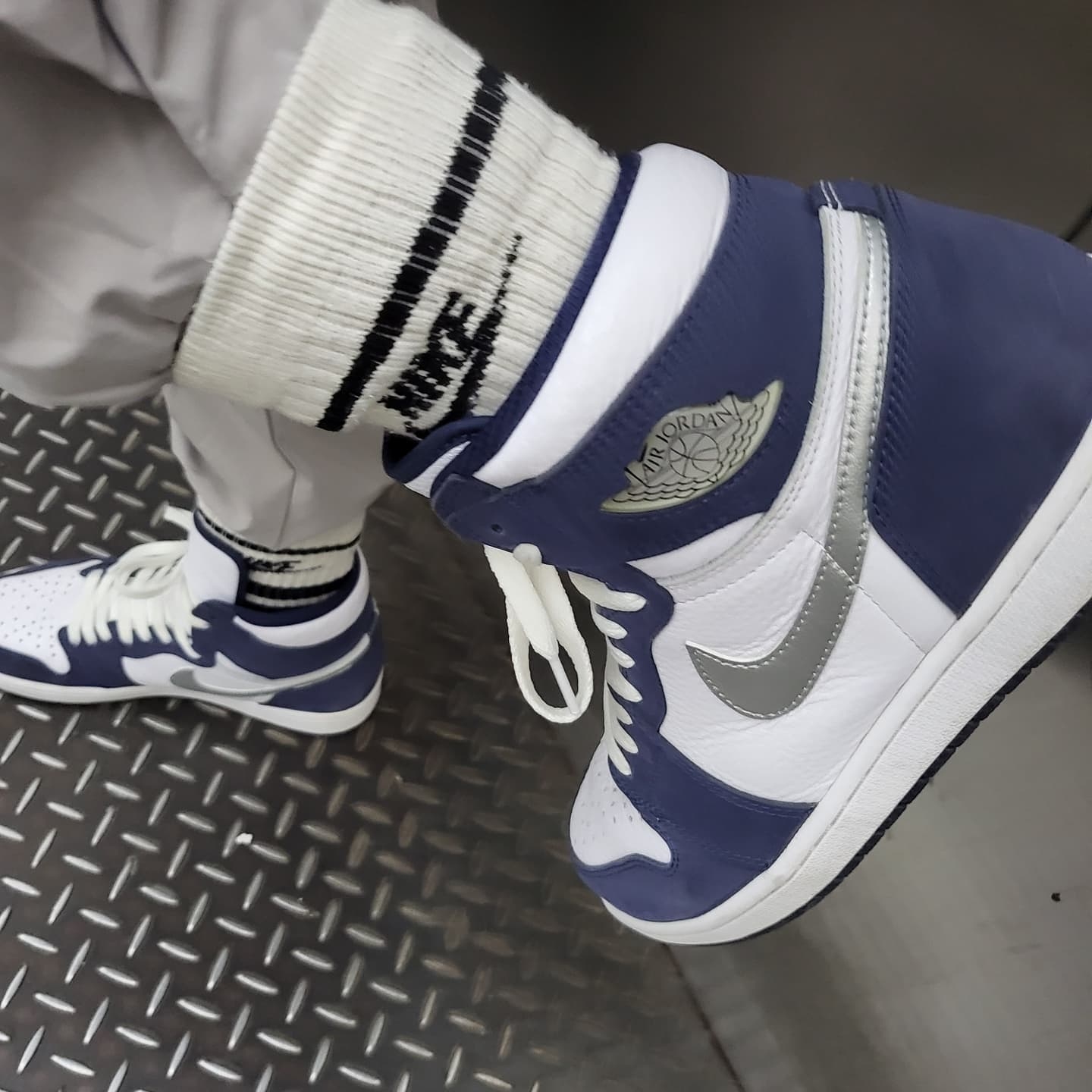 Jordan 1 Retro High OG CO.JP Midnight Navy 착용 스타일