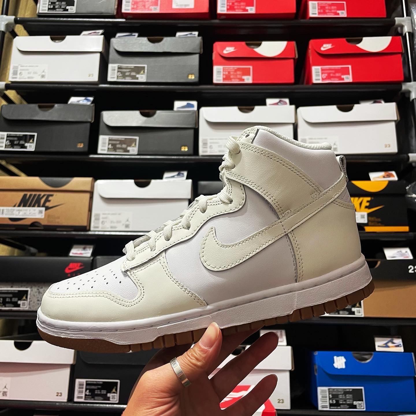 (W) Nike Dunk High Sail Gum 착용 스타일