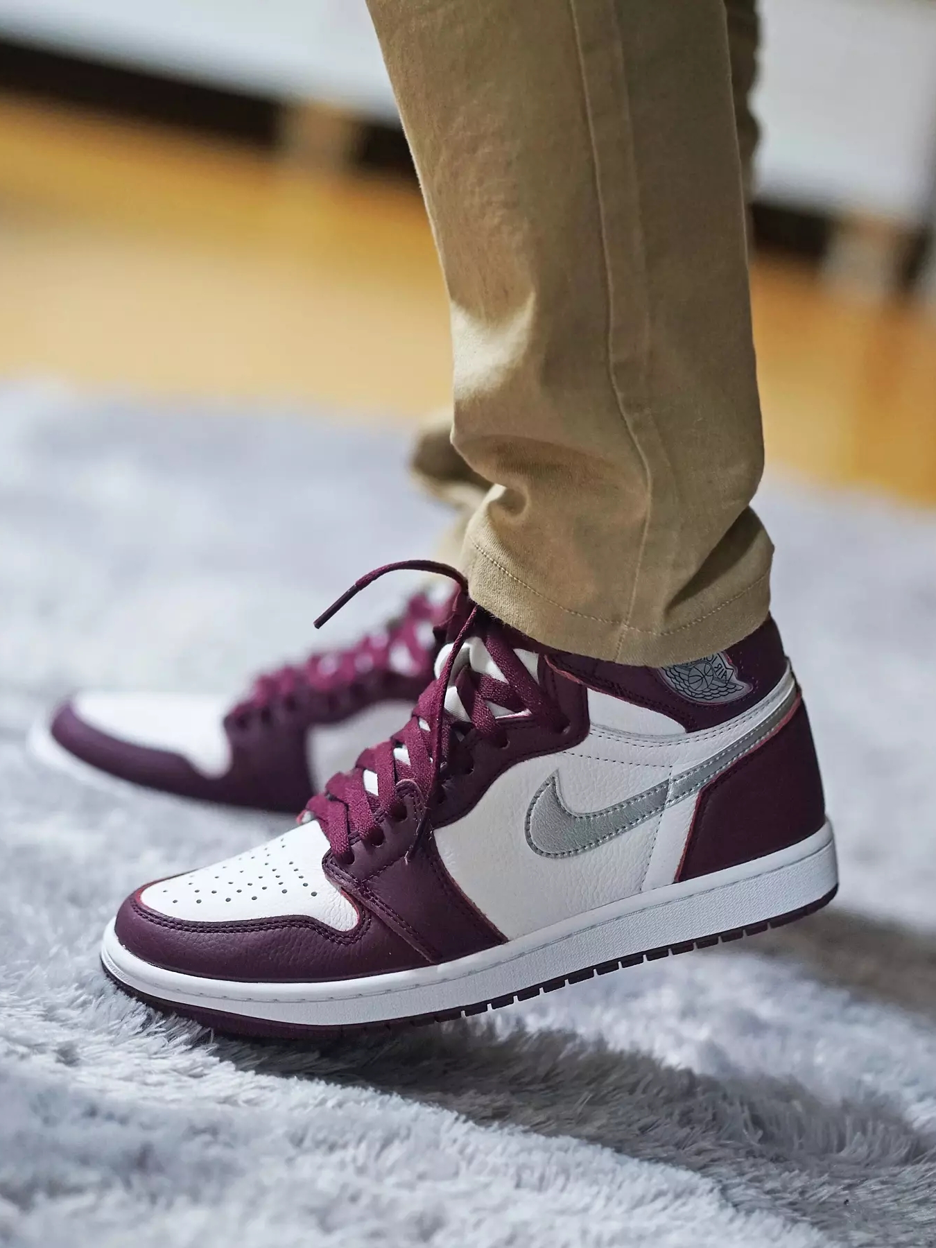 Jordan 1 Retro High OG Bordeaux, (GS) Jordan 1 Retro High OG Bordeaux 착용 스타일 - 4