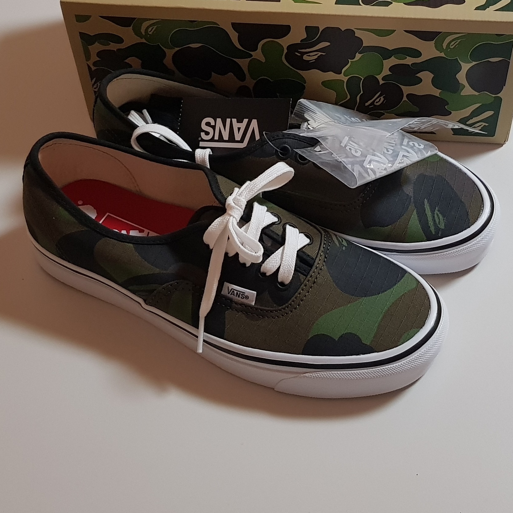 Vans x BAPE Authentic 44 DX 1st Camo Green 착용 스타일