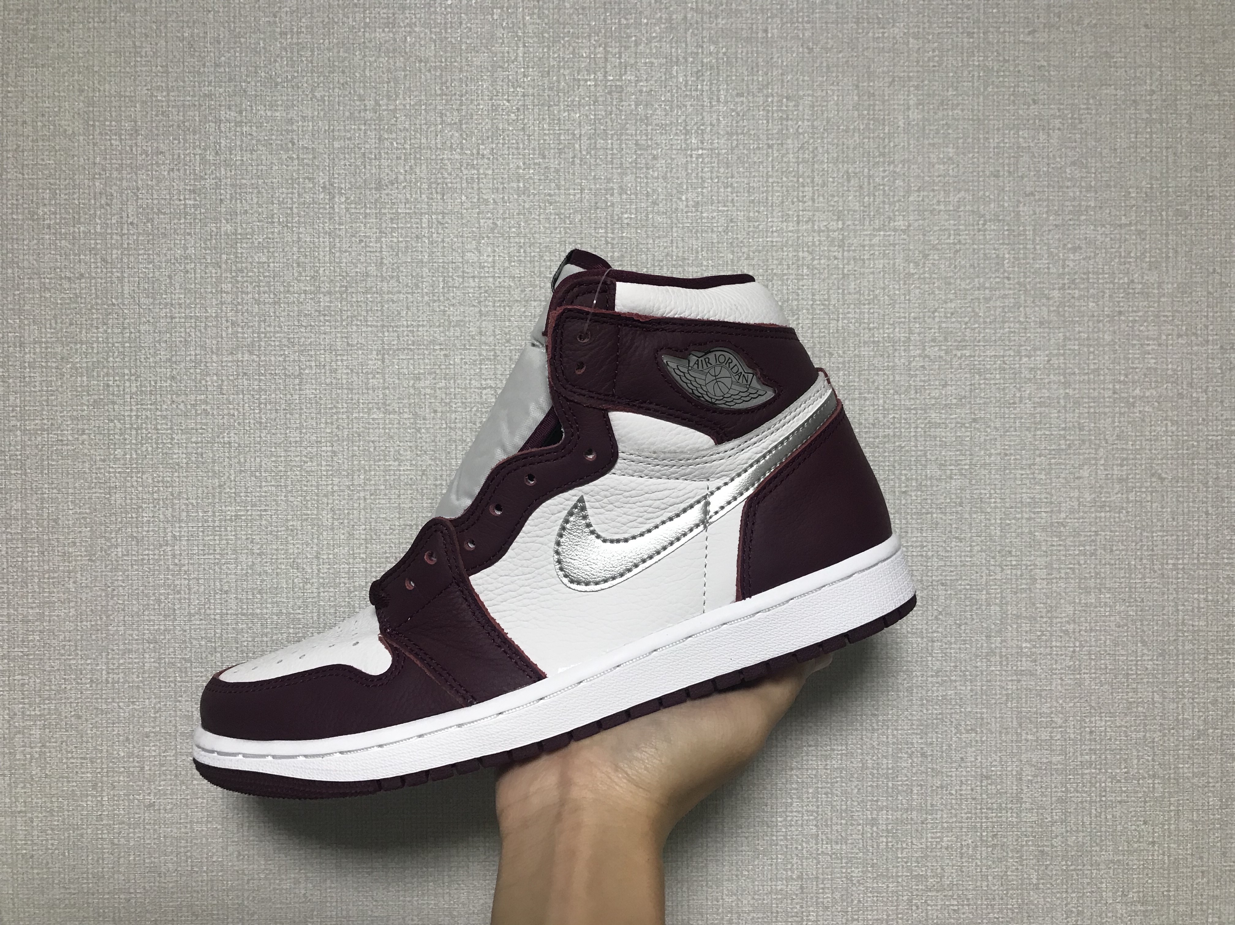 Jordan 1 Retro High OG Bordeaux 착용 스타일