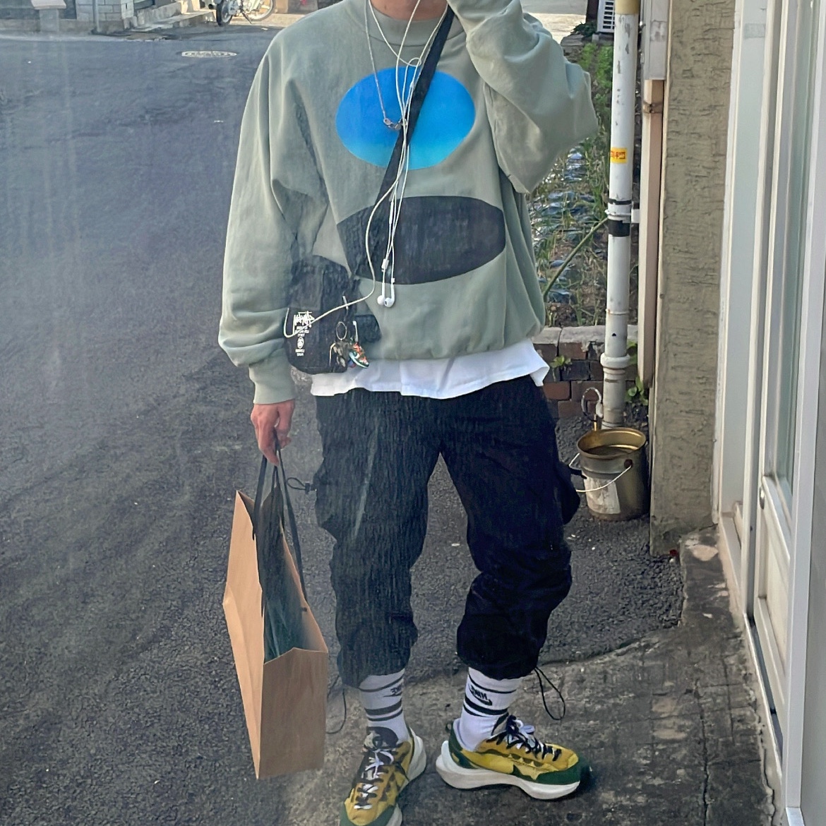 Nike x Sacai VaporWaffle Tour Yellow & Gorge Green Sail 착용 스타일