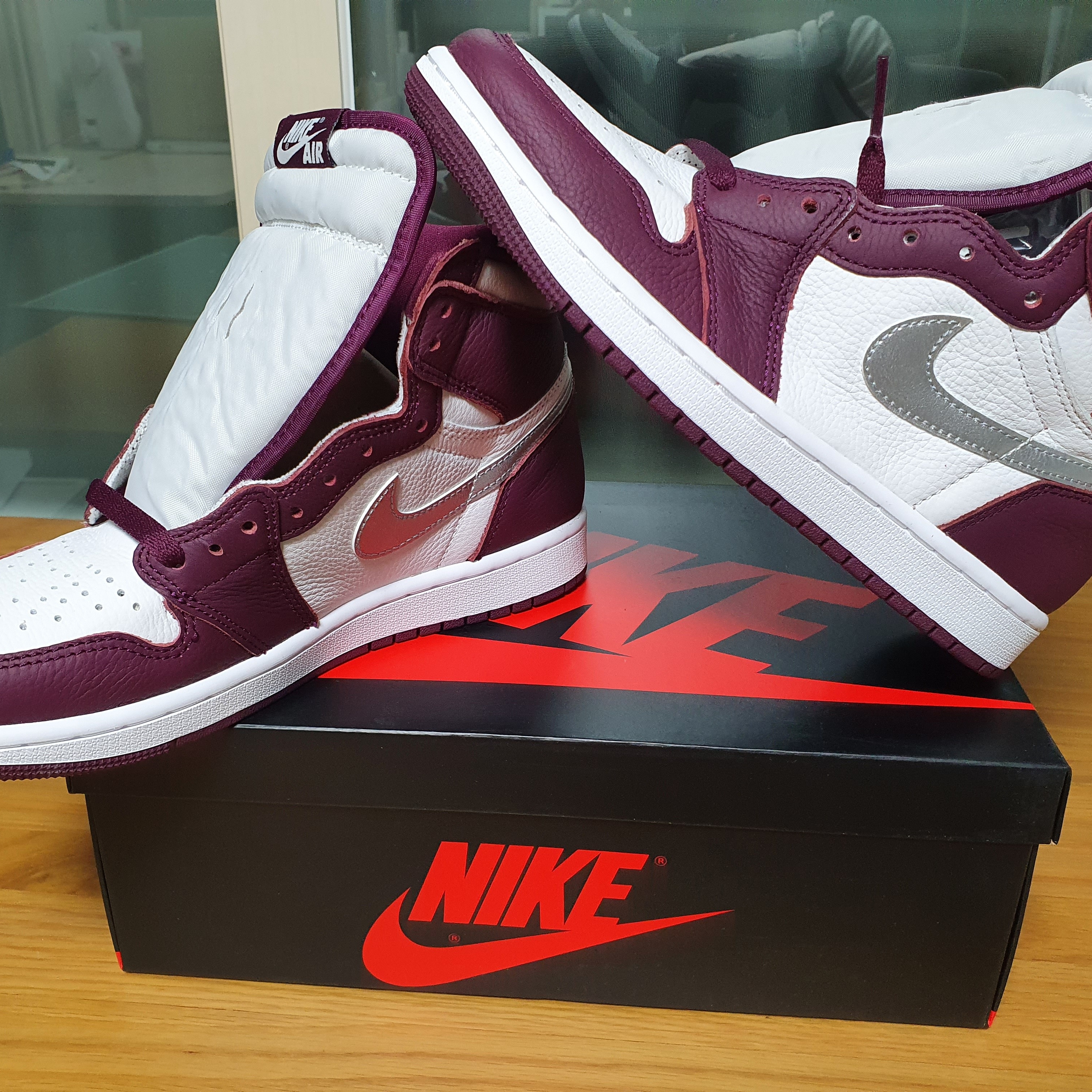 Jordan 1 Retro High OG Bordeaux 착용 스타일